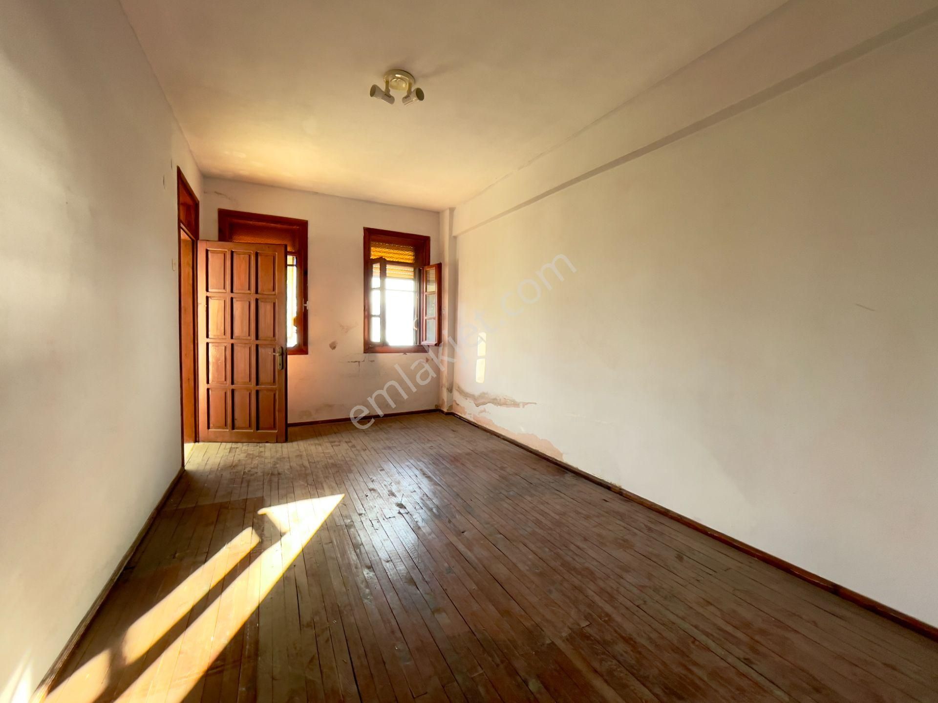 Denize 70m, Tadilata Uygun, 6+1, 320m² Müstakil Ev - Görsel 24