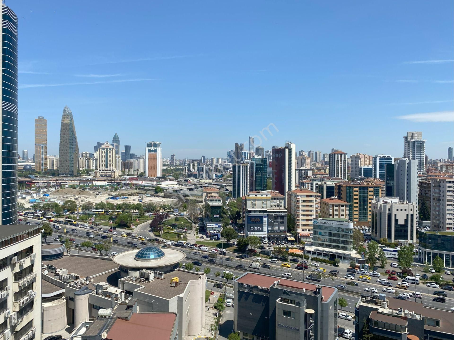 Kozyatağı Vitrin Sitesi’nde Sahibinden Şerefiyeli Eşsiz Manzaralı Loft 2+1 Daire