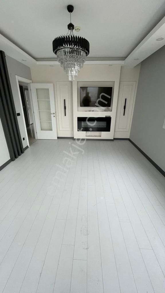 İstanbulun Yükselen Şehri Esenyurtta Site İçerisinde Muhteşem Konumlu Satılık Daire - Görsel 4