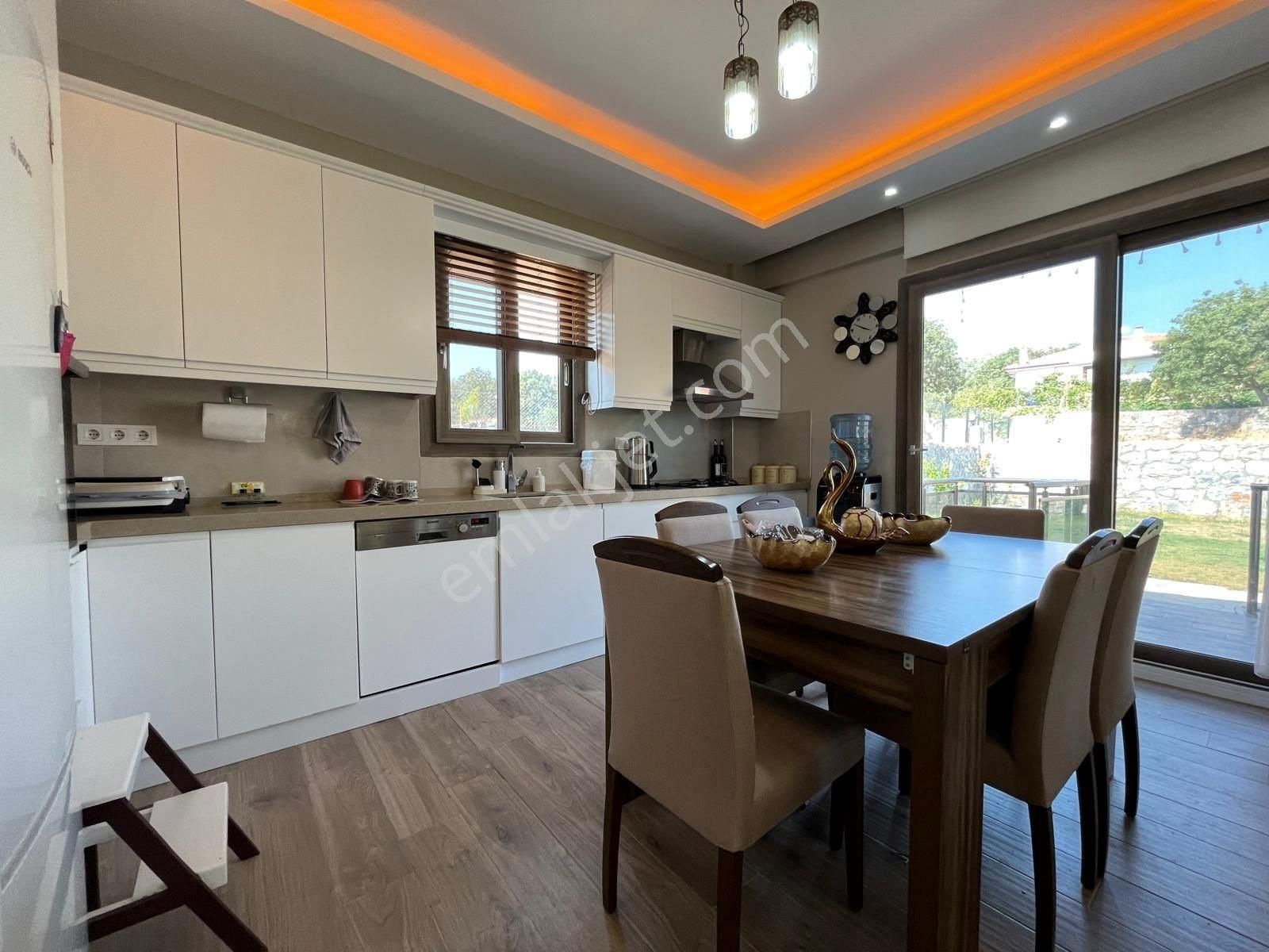 Milas'ta 1600 M² Bahçe İçinde Satılık Villa - Görsel 14