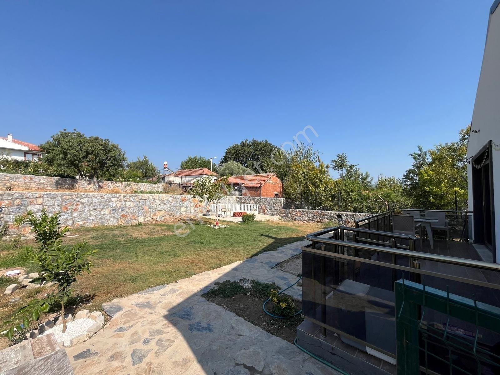 Milas'ta 1600 M² Bahçe İçinde Satılık Villa - Görsel 3