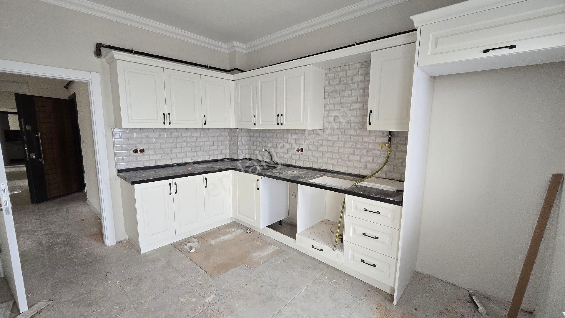 Bahçecikte 9. Kat Eşsiz Deniz Ve Şehir Manzaralı 3+1 Sıfır Daire