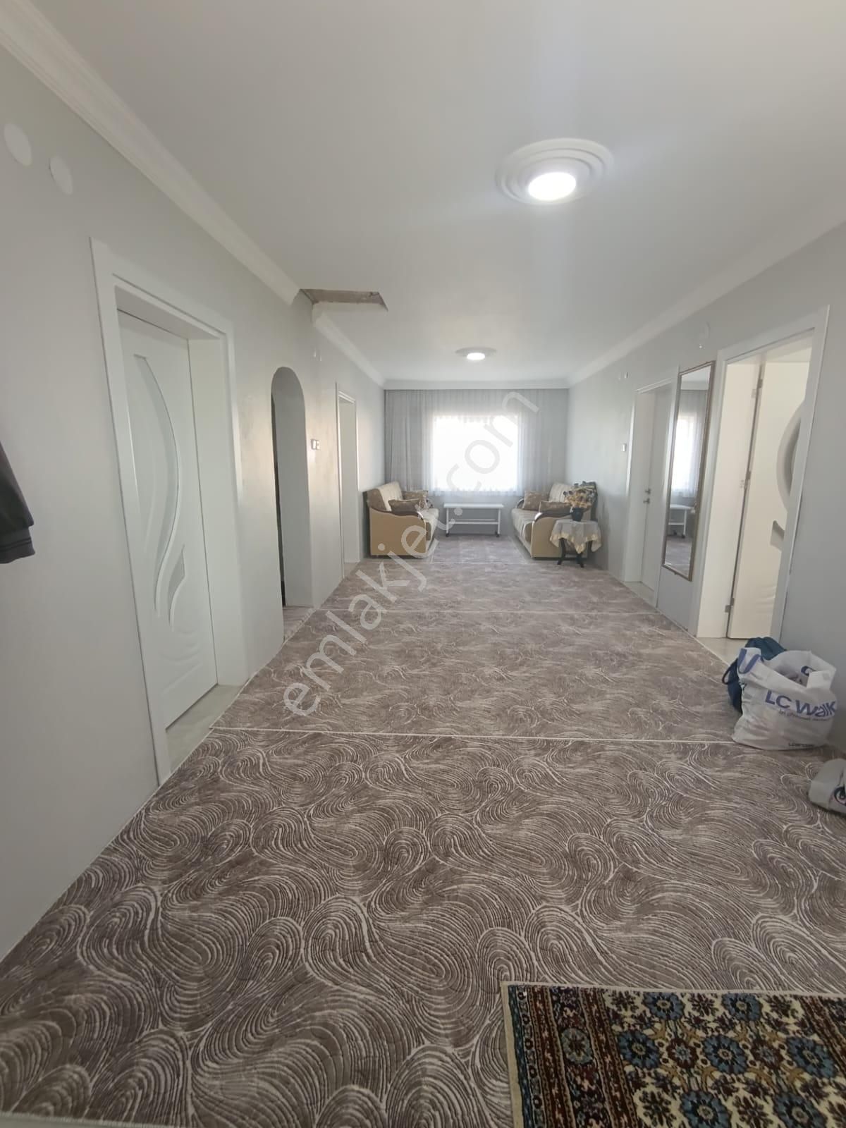 Elit Emlaktan Fulll Bakımlı Muttakil Ev 2,000 Arsa - Görsel 2