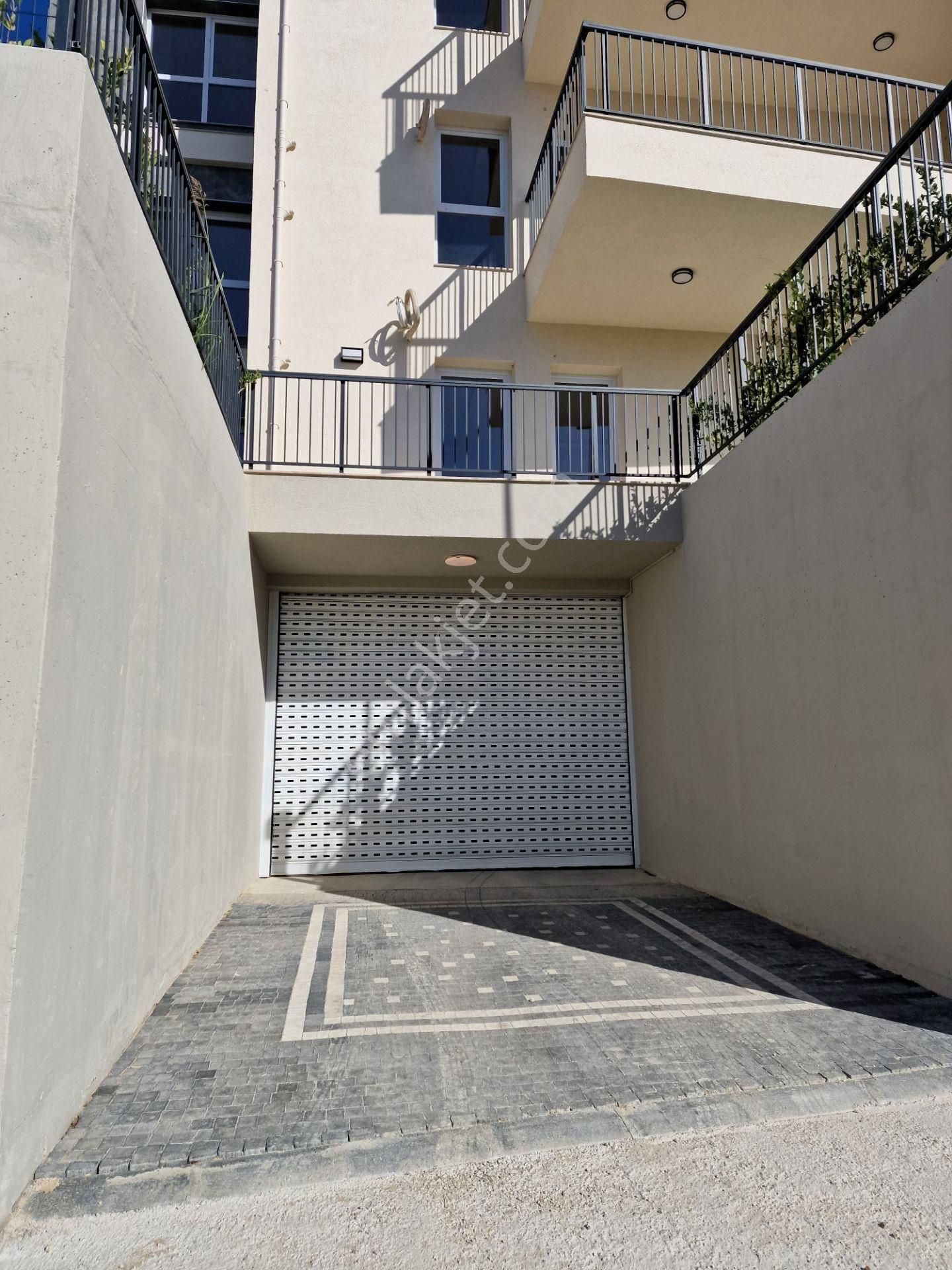 Kuşadası Ege Mahallesi Özel Bahçeli Yeni Lüks Daire - Görsel 24