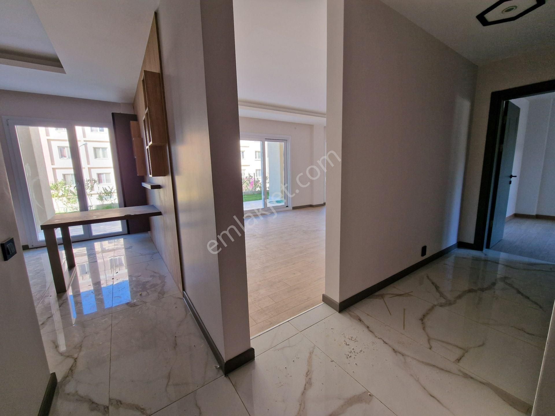 Kuşadası Ege Mahallesi Özel Bahçeli Yeni Lüks Daire - Görsel 17