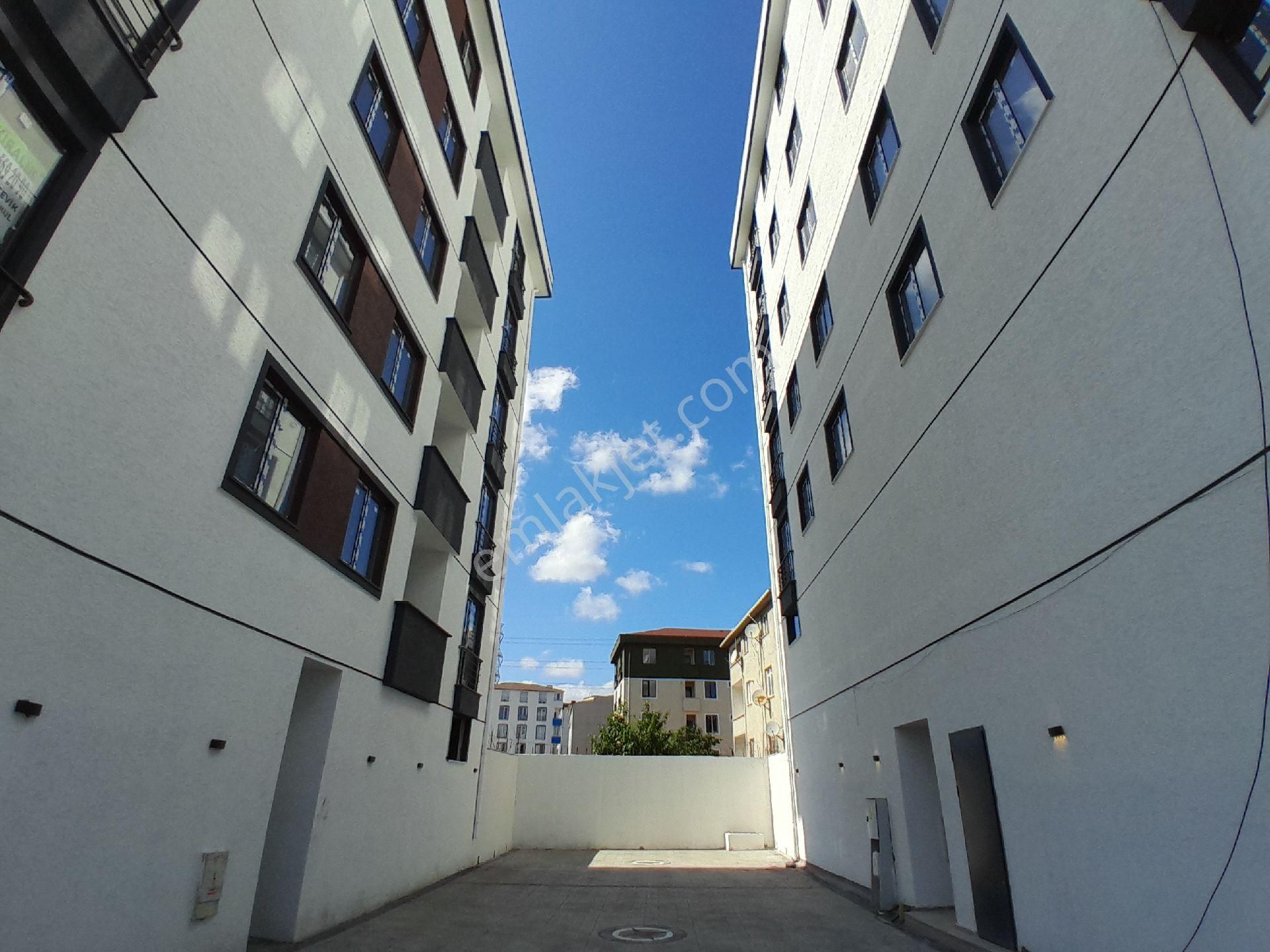 Uğur Çevik'ten Kiralık 3+1 5.kat 110m2 Butik Site Kapalı Otopark - Görsel 2