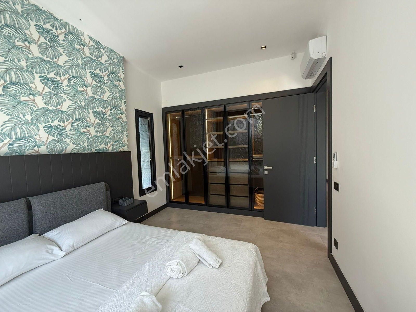 Yalıkavakta Satılık Modern Tekkatlı Villa Özel Havuzlu Bu Fırsat Kaçmaz Acil - Görsel 31