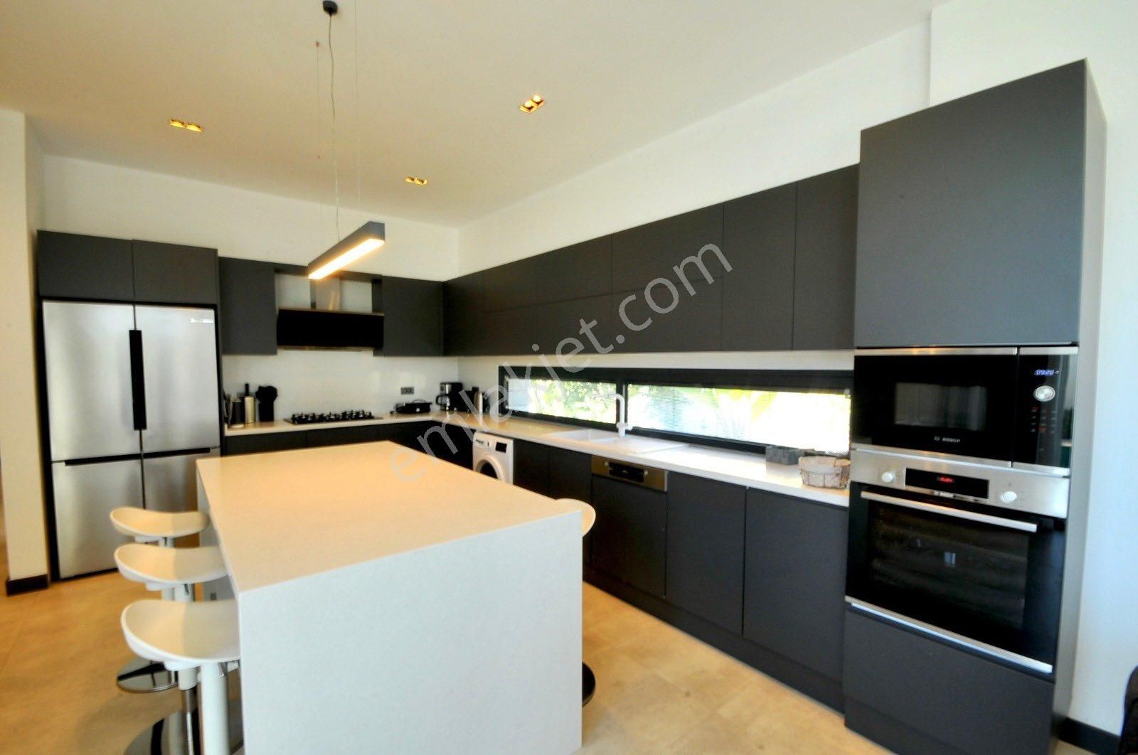 Yalıkavakta Satılık Modern Tekkatlı Villa Özel Havuzlu Bu Fırsat Kaçmaz Acil - Görsel 15