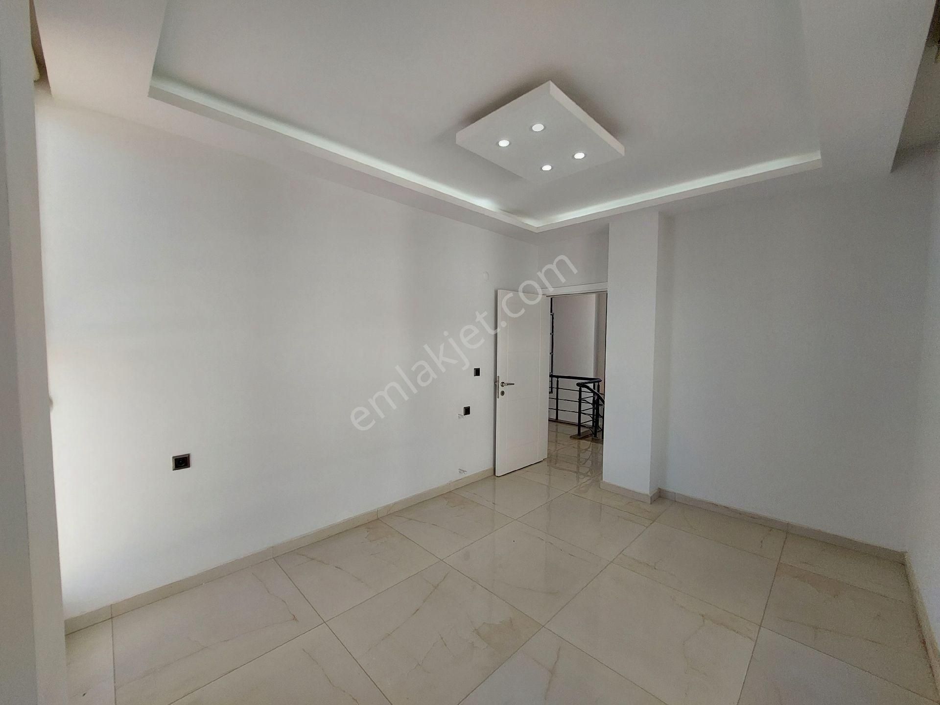 Müstakil3+1 Villa Ayrı Mutfak, Otoparklı Geniş Bahçeli, Ortak 2 Adet Havuz ,kamera Sistemi - Görsel 13