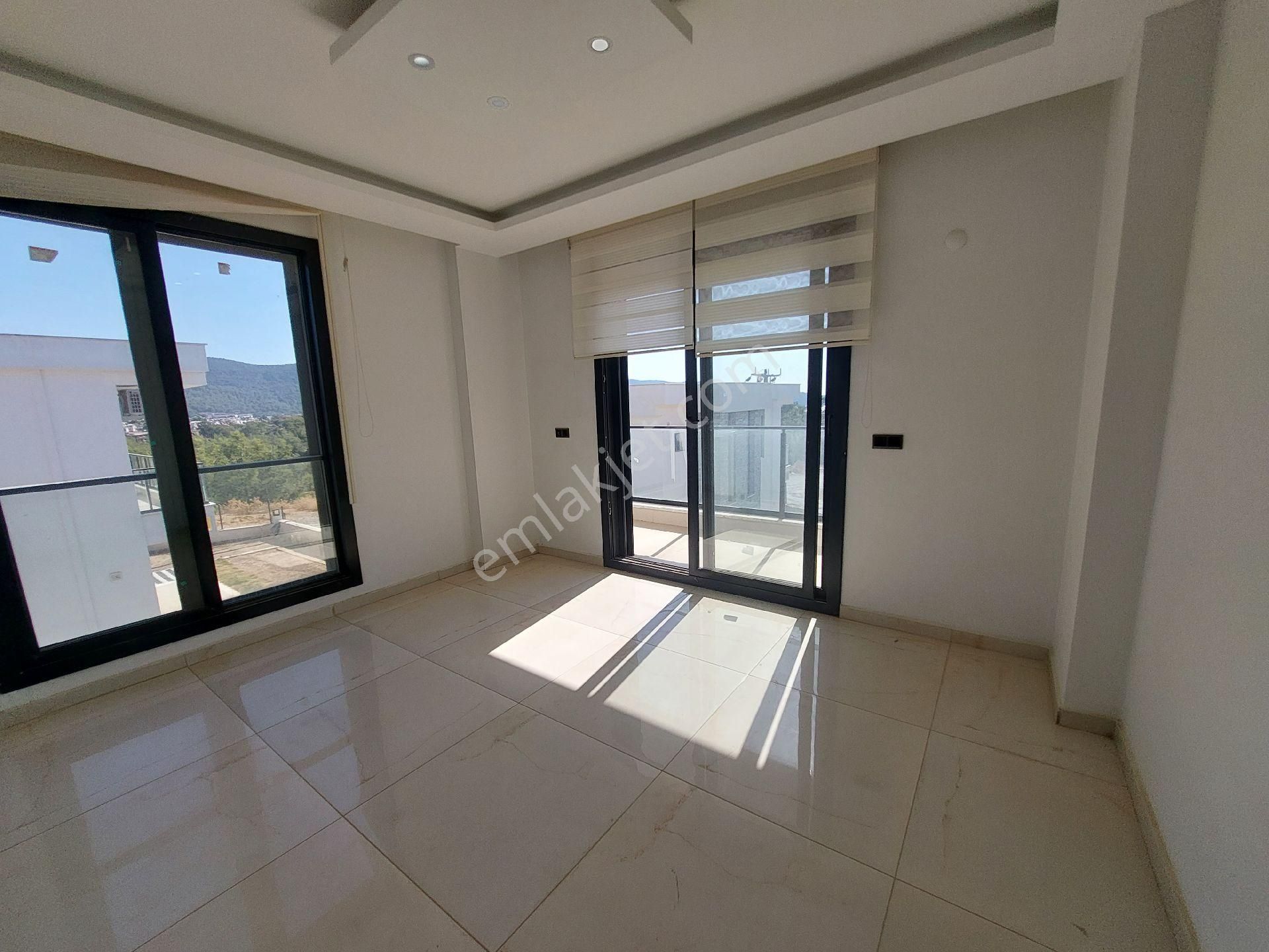 Müstakil3+1 Villa Ayrı Mutfak, Otoparklı Geniş Bahçeli, Ortak 2 Adet Havuz ,kamera Sistemi - Görsel 22