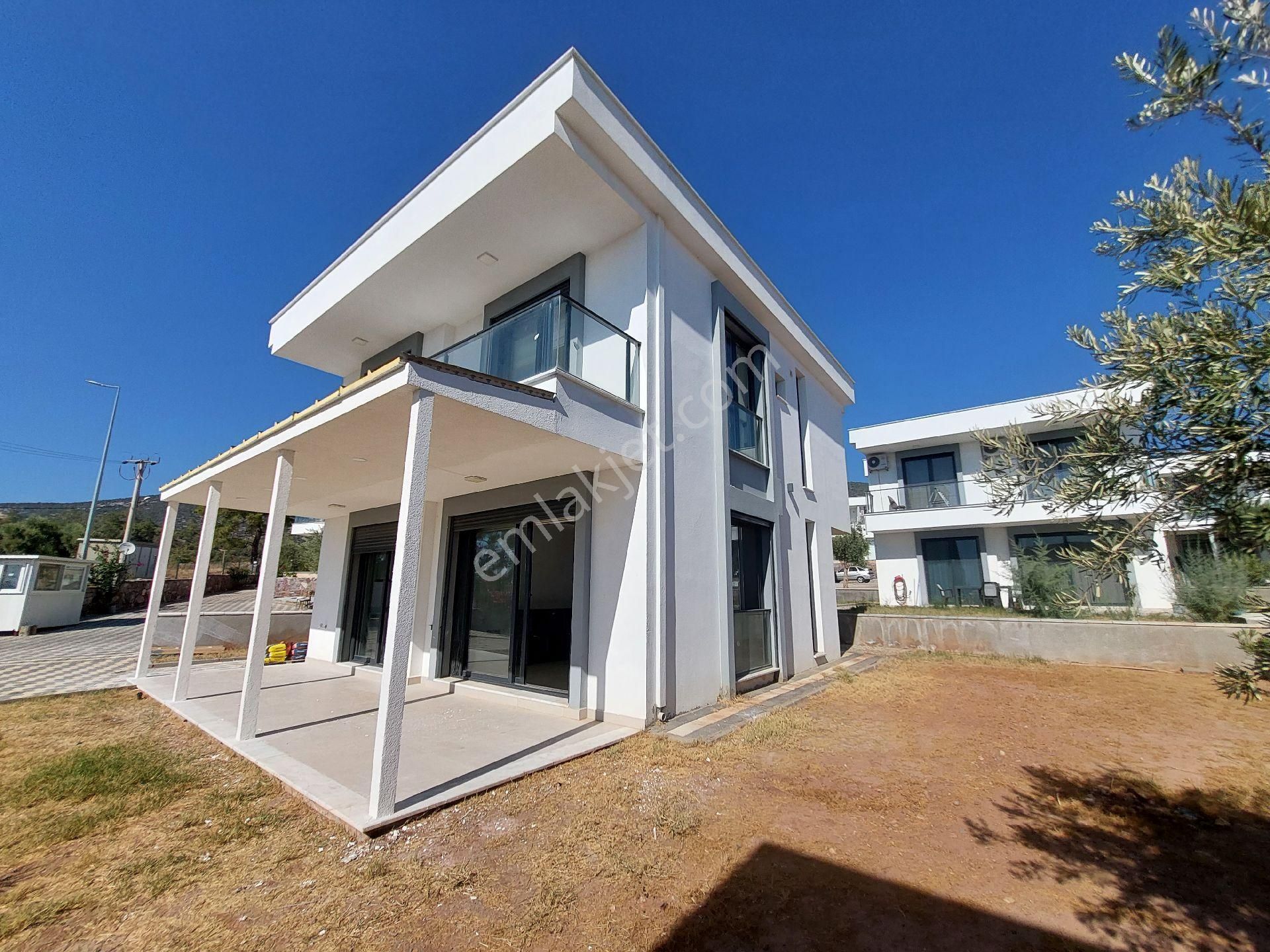 Müstakil3+1 Villa Ayrı Mutfak, Otoparklı Geniş Bahçeli, Ortak 2 Adet Havuz ,kamera Sistemi - Görsel 4