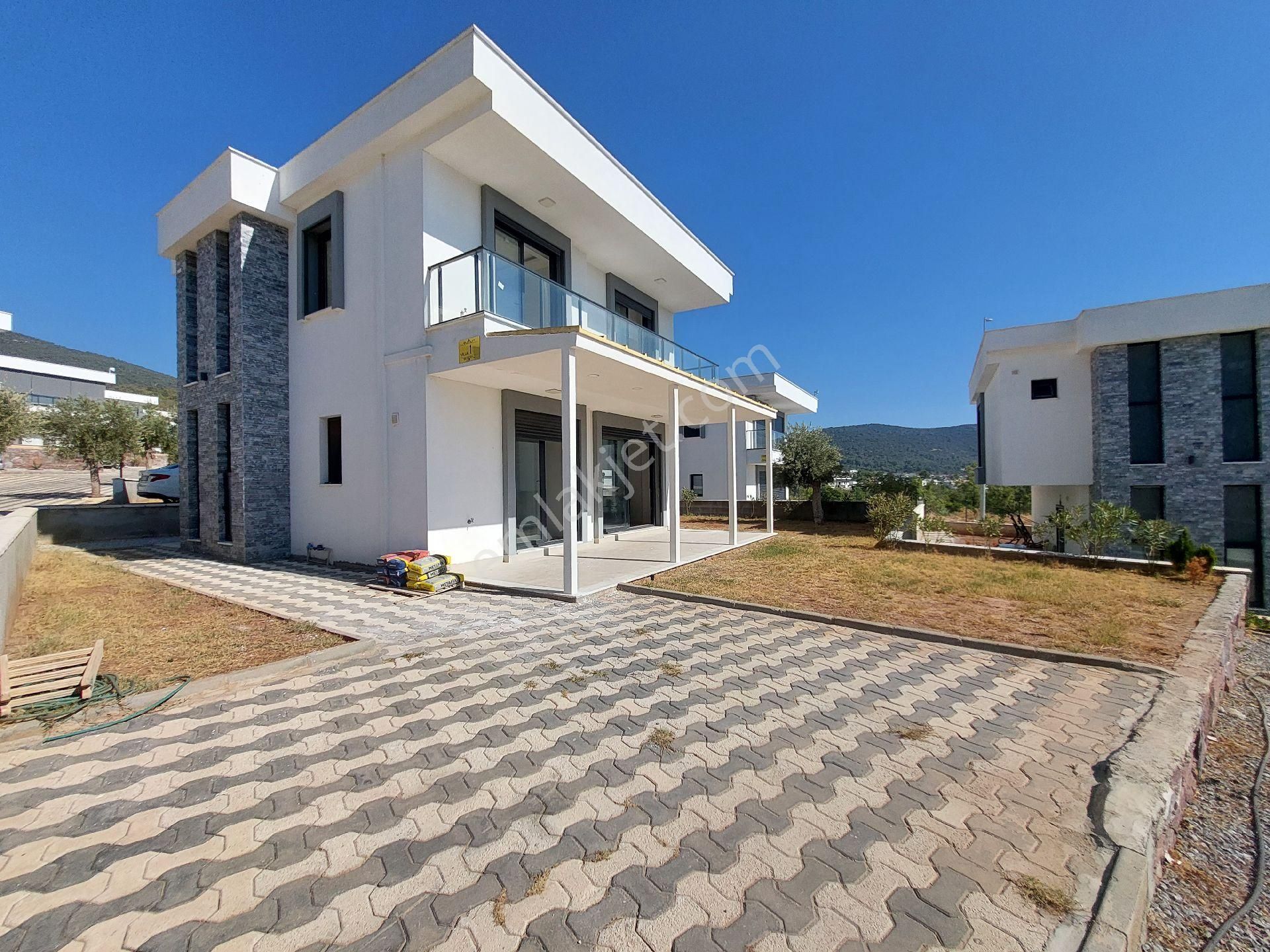 Müstakil3+1 Villa Ayrı Mutfak, Otoparklı Geniş Bahçeli, Ortak 2 Adet Havuz ,kamera Sistemi - Görsel 3