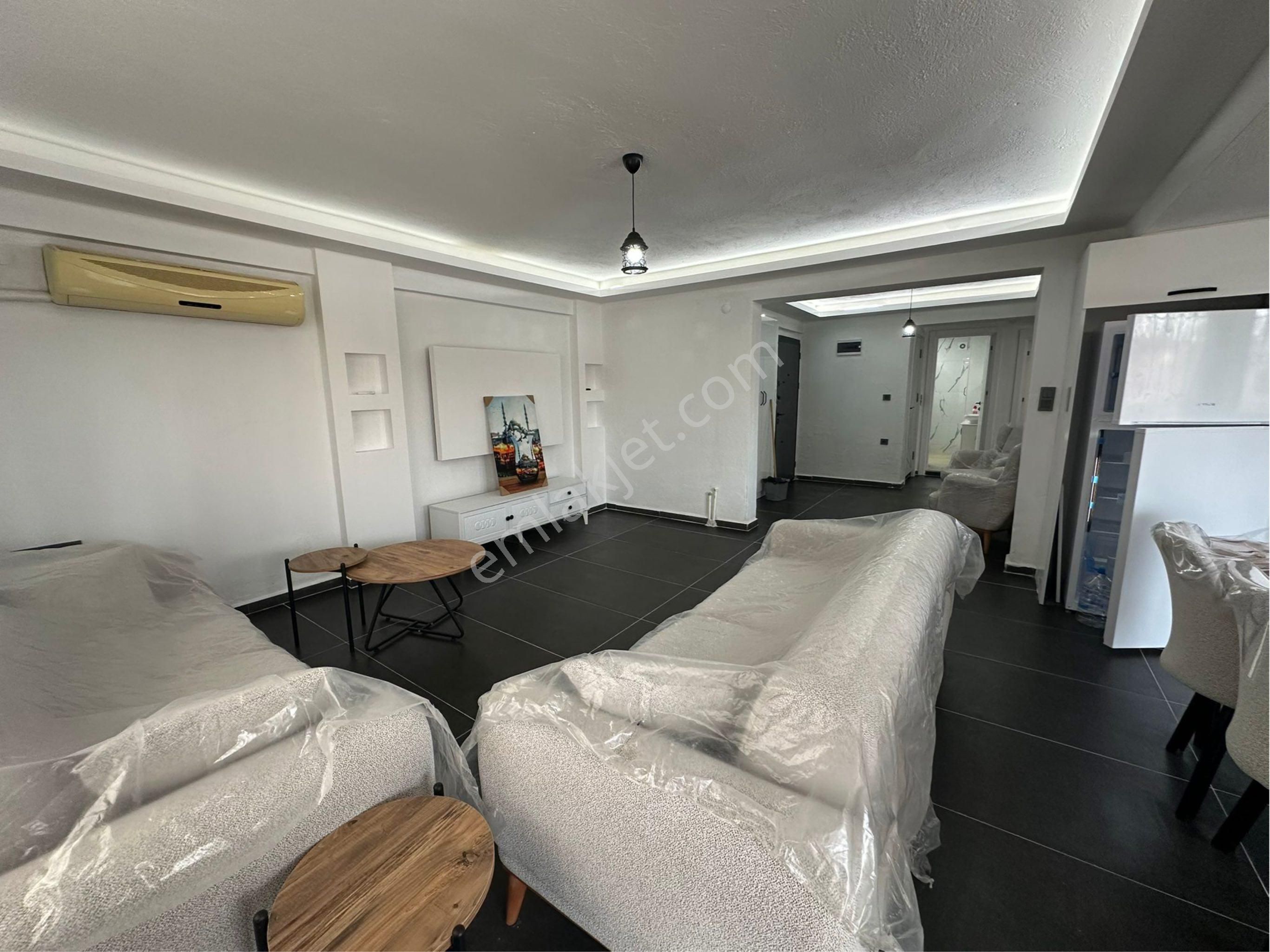 Kuşadası Ege Mahallesi’nde Denize Yakın Yenilenmiş 3+1 Daire - Görsel 9