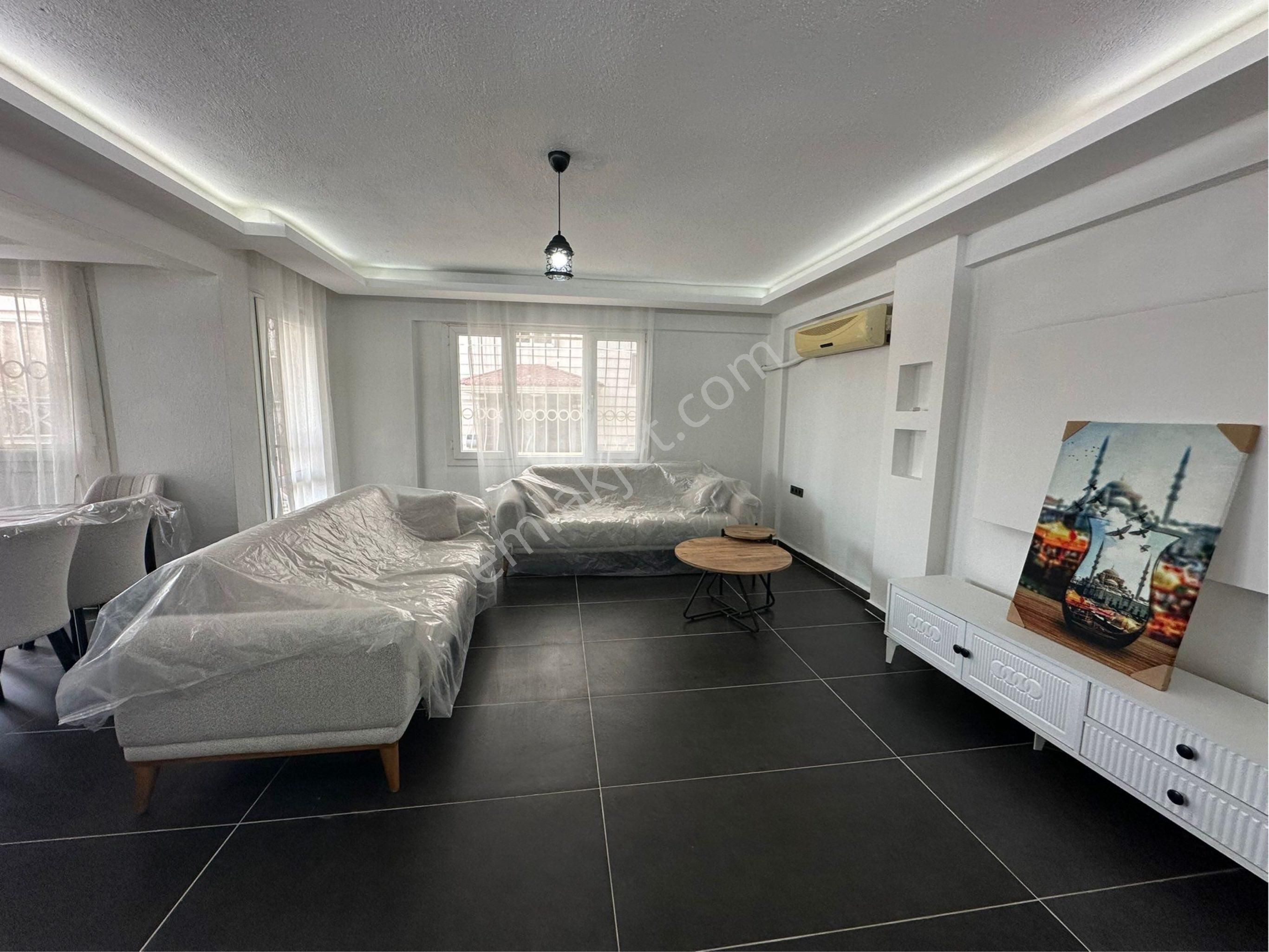 Kuşadası Ege Mahallesi’nde Denize Yakın Yenilenmiş 3+1 Daire - Görsel 6