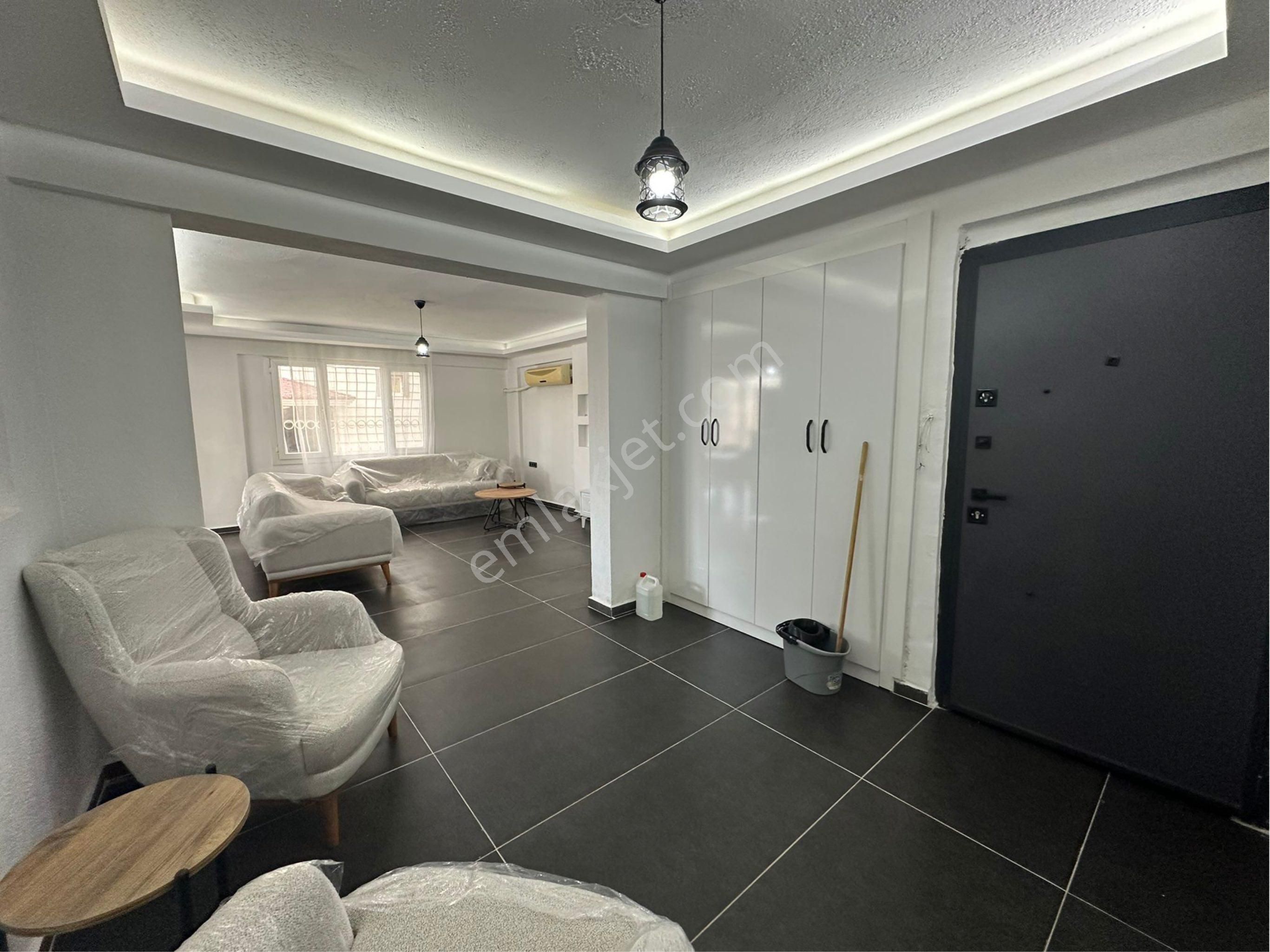 Kuşadası Ege Mahallesi’nde Denize Yakın Yenilenmiş 3+1 Daire - Görsel 10