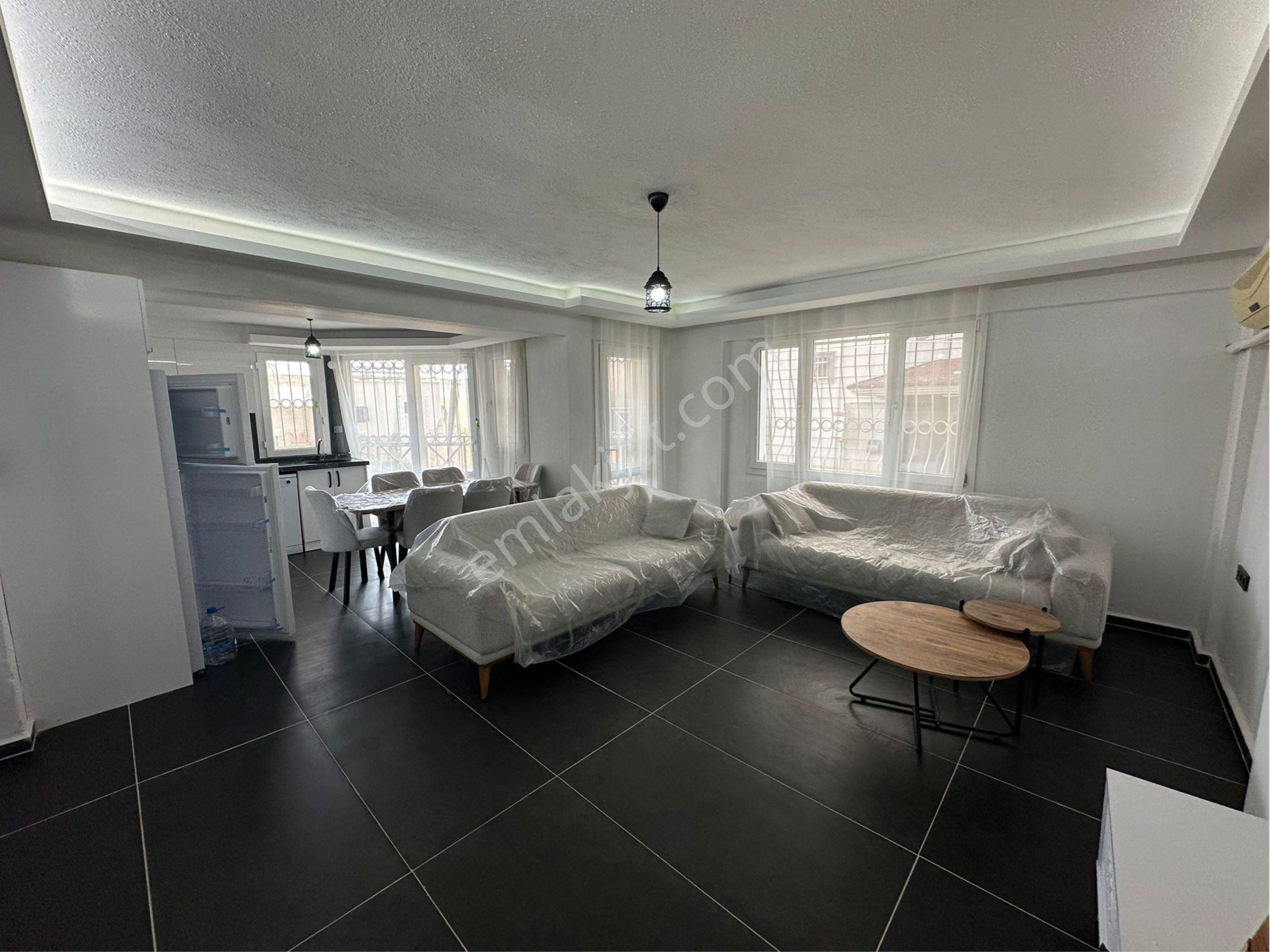 Kuşadası Ege Mahallesi’nde Denize Yakın Yenilenmiş 3+1 Daire - Görsel 8