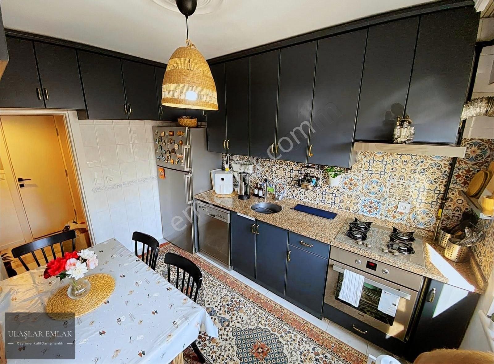 Çakmak Mh. İçi Yenilenmiş Harika Konumda Satılık 3+1 130 M Daire - Görsel 15