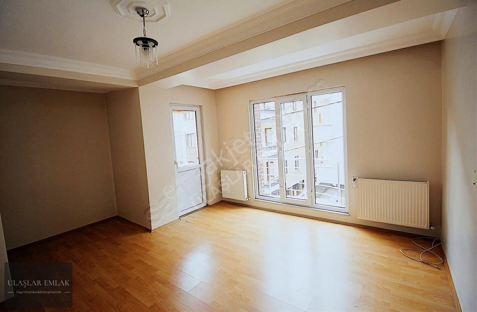 Ümraniye İstiklal Mh. 2+1 90 M2 Satılık Arakat Daire.