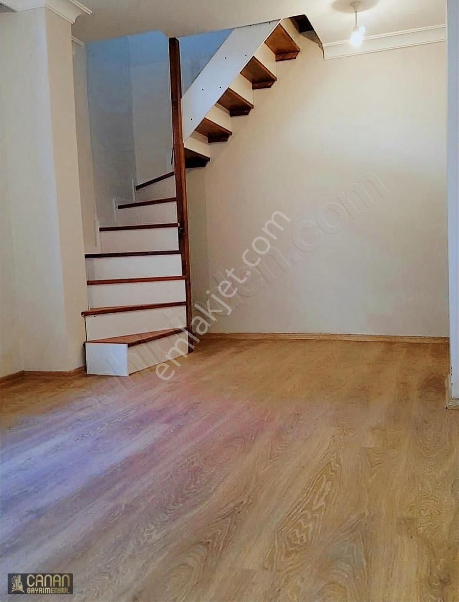 Kartal Petroliş Te Satılık Ters Dubleks 3+1 Daire