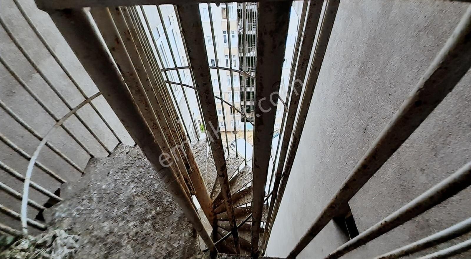 Şerifali Y. Dudullu Çetin Caddesinde Sitede İçi Yenilenmiş 3+1 - Görsel 29