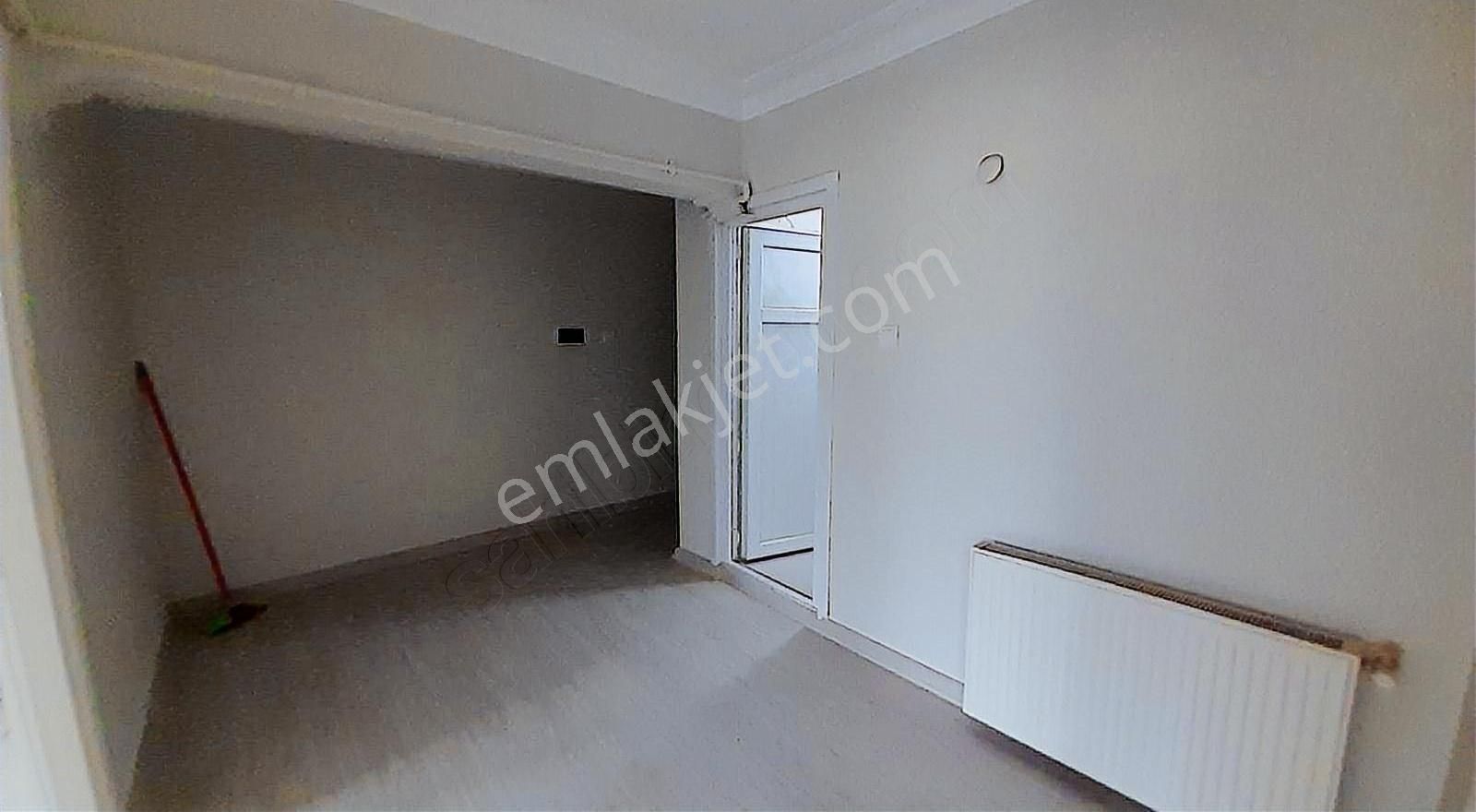 Şerifali Y. Dudullu Çetin Caddesinde Sitede İçi Yenilenmiş 3+1 - Görsel 12