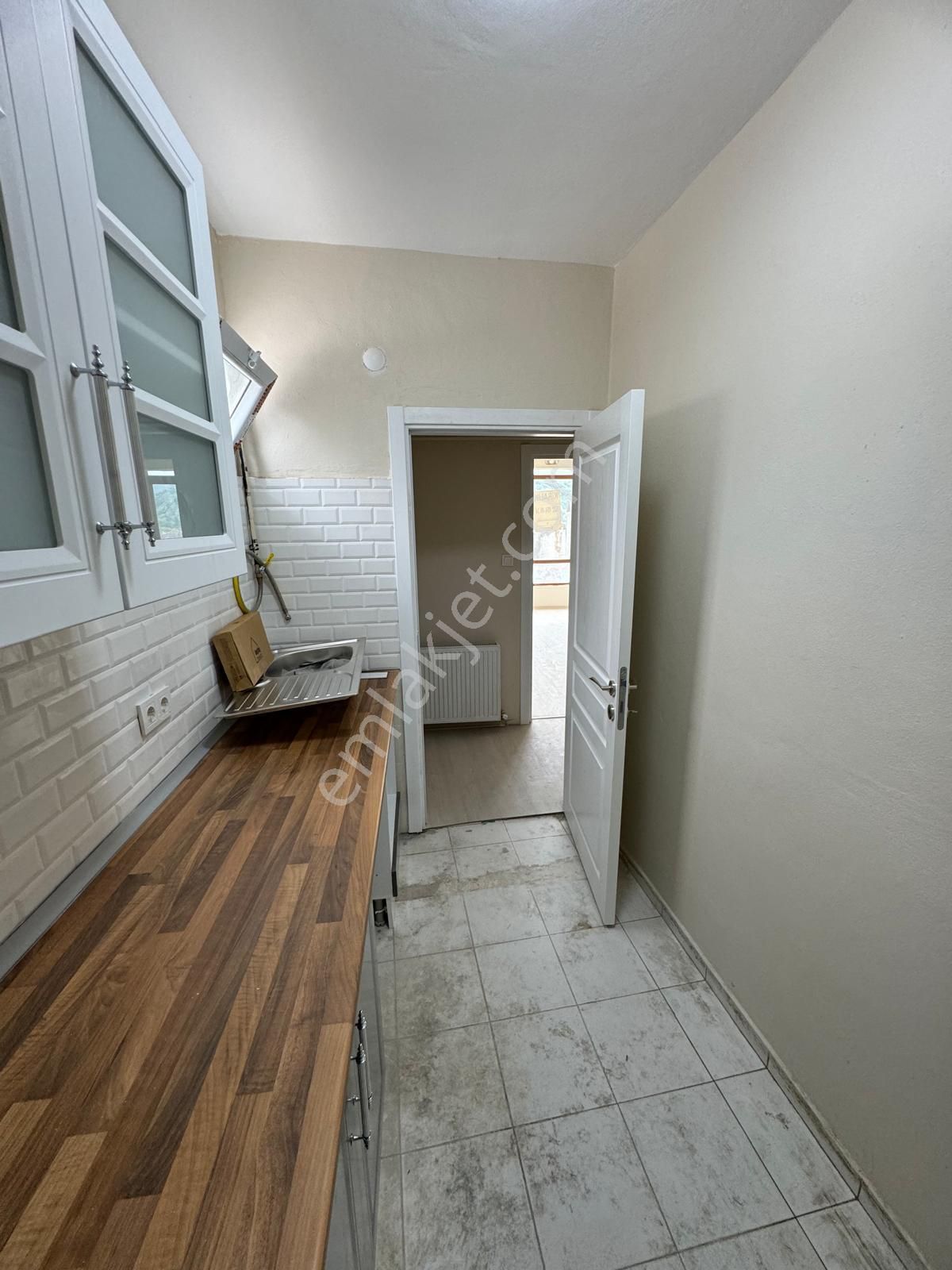 Sarıyer Merkez'de Sahile Yürüme Mesafesinde 2+1 Balkonlu Daire - Görsel 10