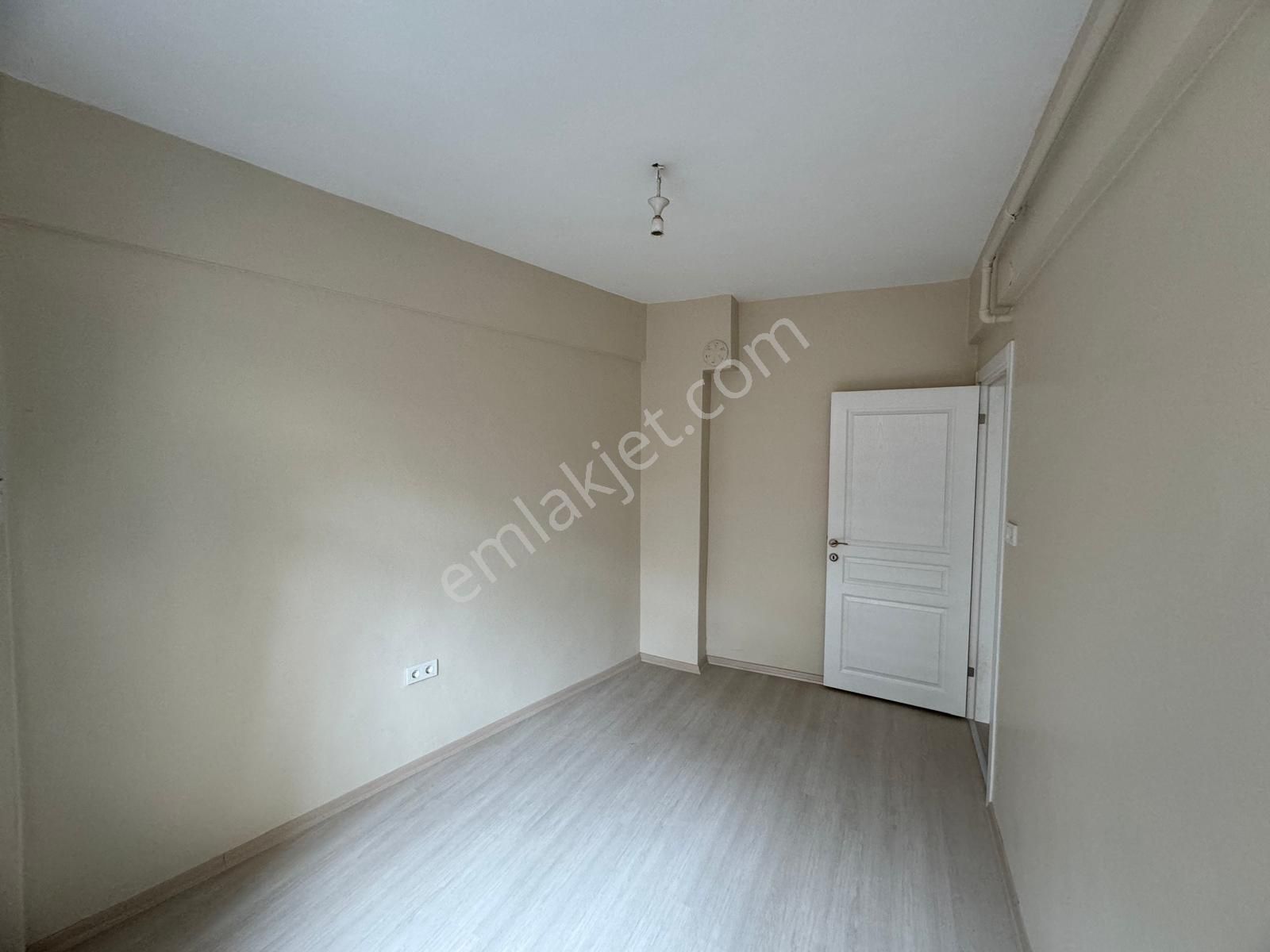 Sarıyer Merkez'de Sahile Yürüme Mesafesinde 2+1 Balkonlu Daire - Görsel 18