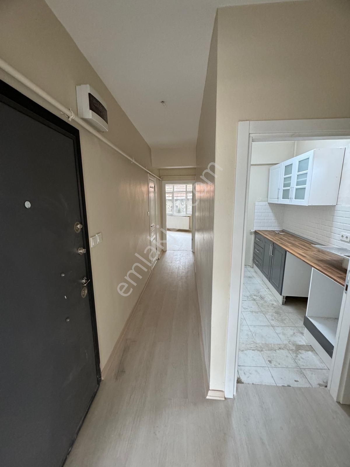 Sarıyer Merkez'de Sahile Yürüme Mesafesinde 2+1 Balkonlu Daire - Görsel 26