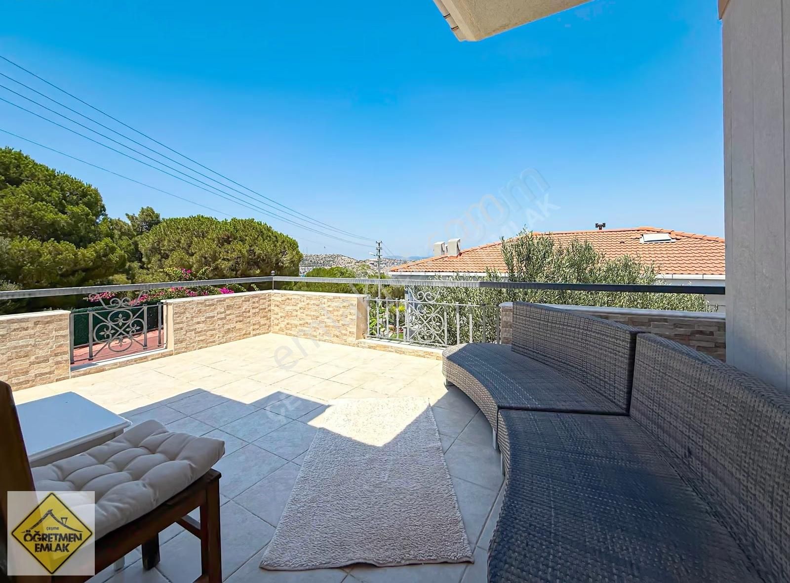 Çeşme Merkez Çeşmeye Hakim Muhteşem Konumda Tam Müstakil Villa - Görsel 4