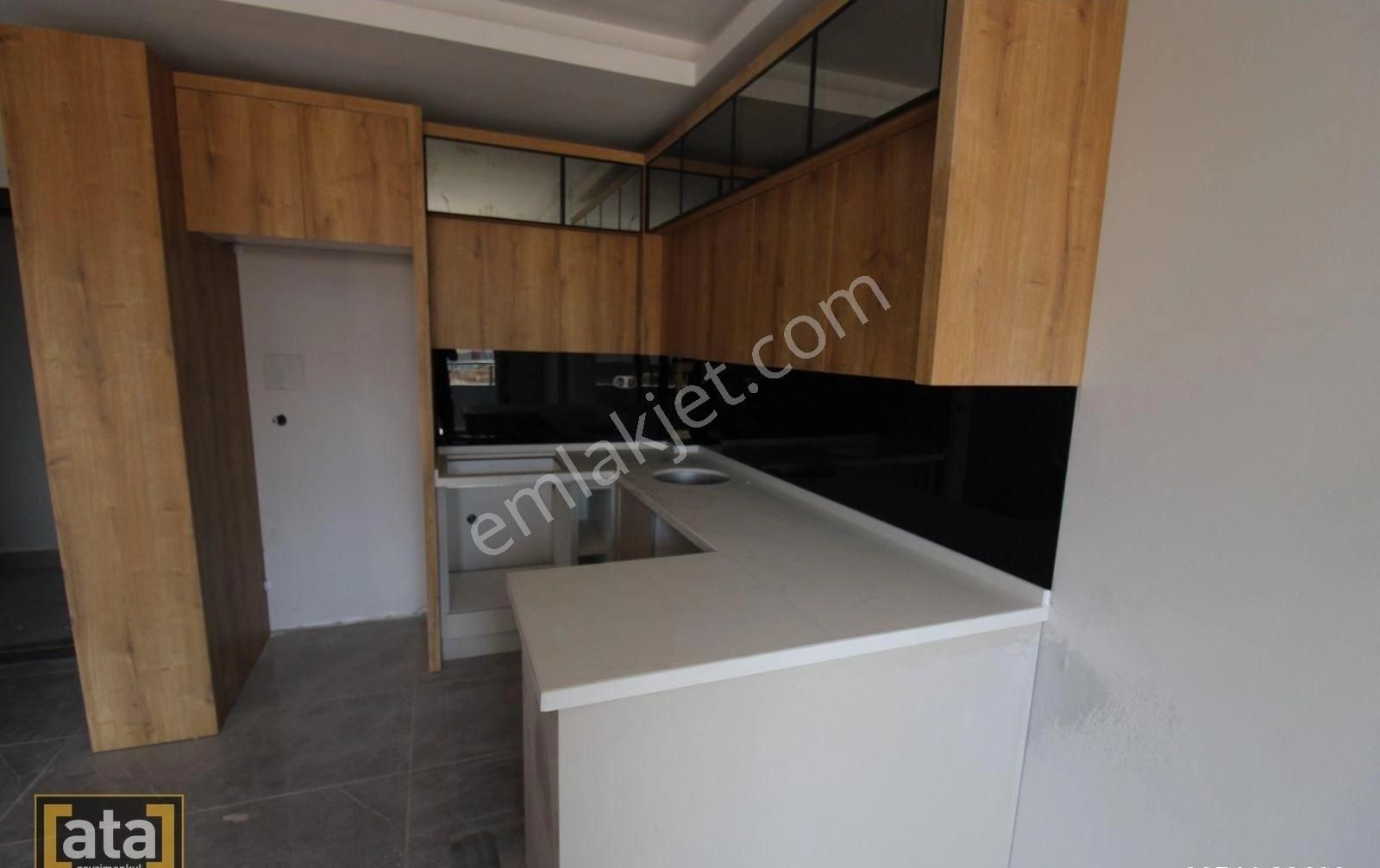 Gmk Ve Denize Yürüme Mesafesinde Havuzlu Geniş 1+1 Son Daireler