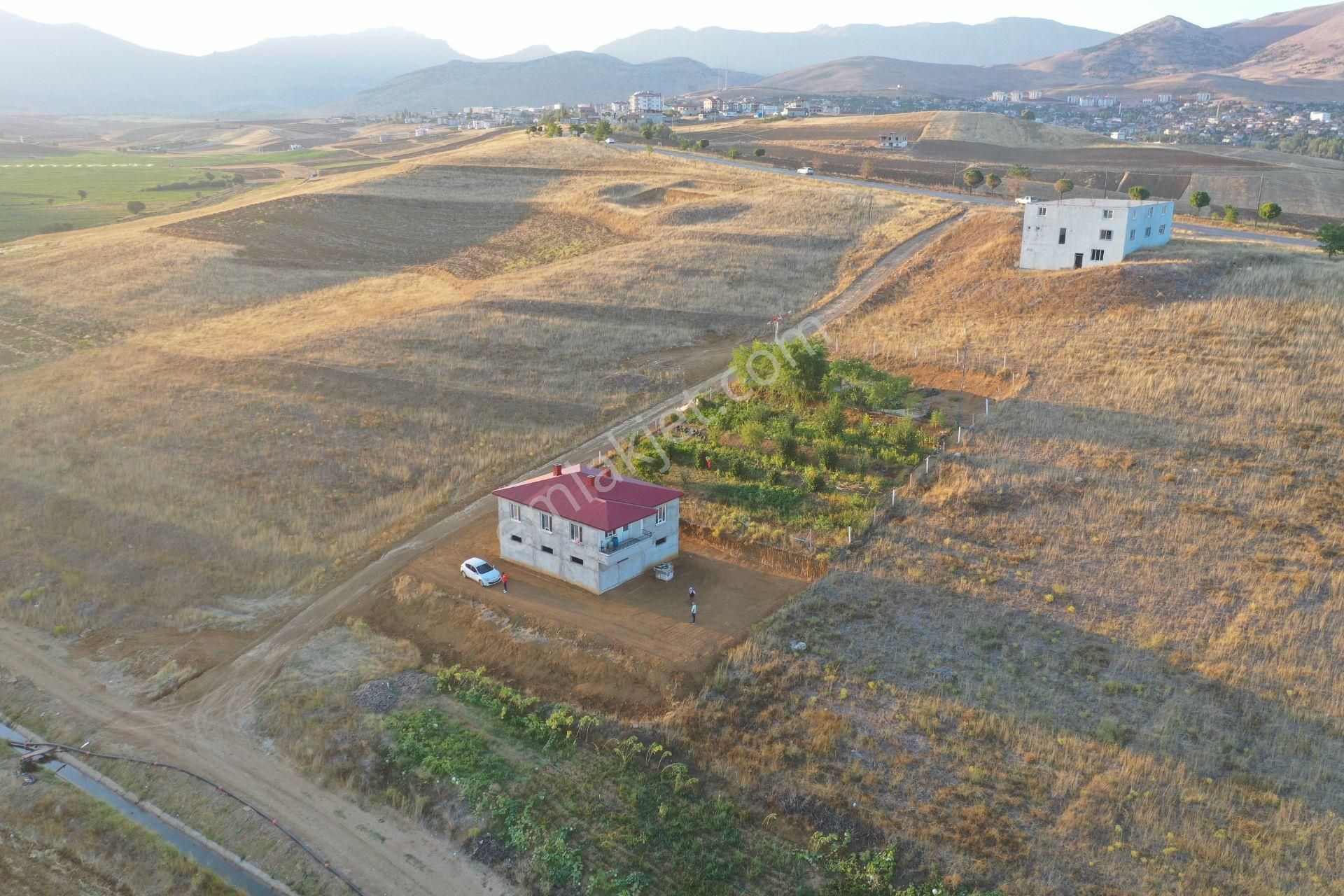 Satılık Oturuma Hazır 2 Katlı Geniş Bahçeli Doğa Manzaralı Satılık Müstakil Ev - Görsel 25