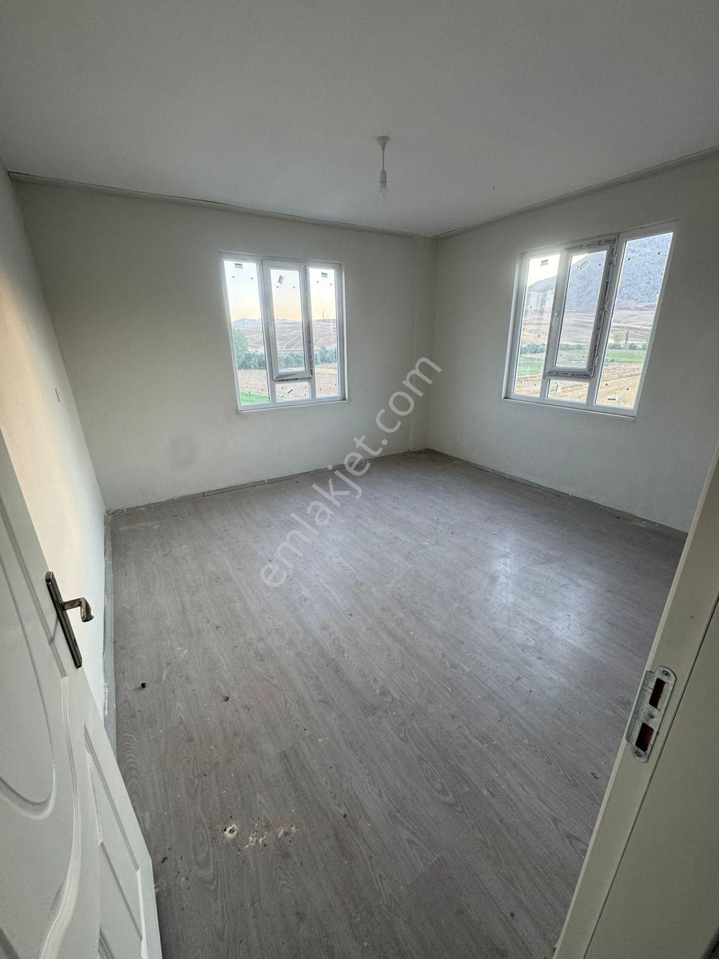 Satılık Oturuma Hazır 2 Katlı Geniş Bahçeli Doğa Manzaralı Satılık Müstakil Ev - Görsel 19