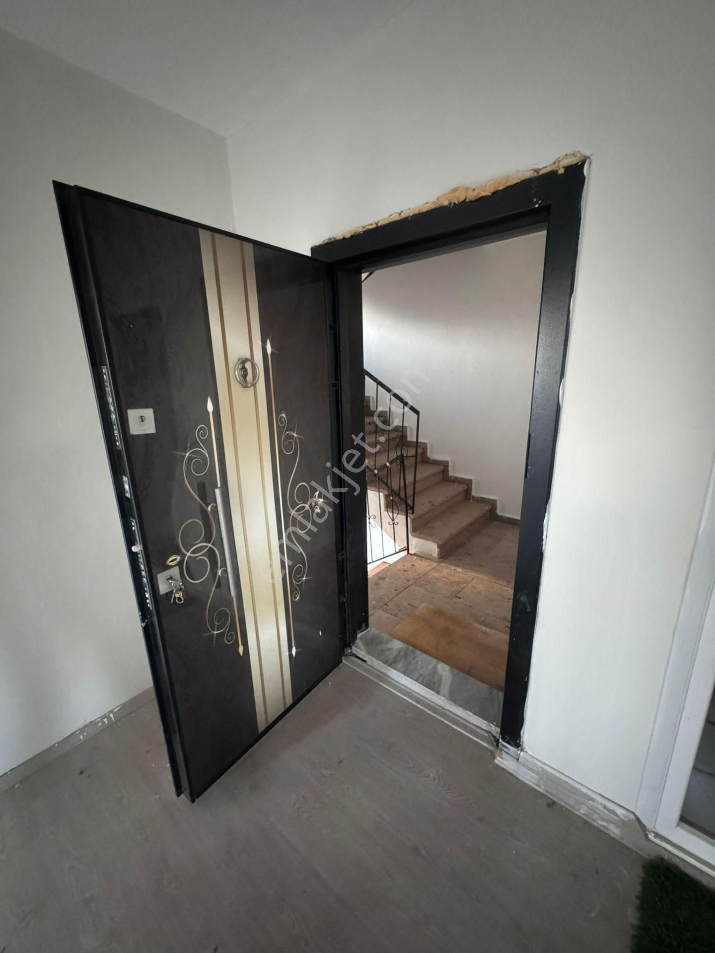 Satılık Oturuma Hazır 2 Katlı Geniş Bahçeli Doğa Manzaralı Satılık Müstakil Ev - Görsel 13