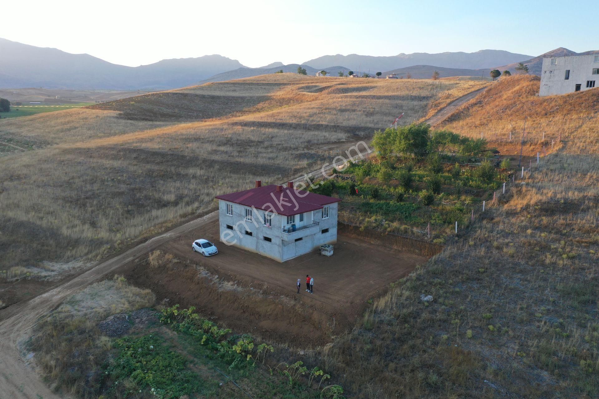 Satılık Oturuma Hazır 2 Katlı Geniş Bahçeli Doğa Manzaralı Satılık Müstakil Ev - Görsel 27