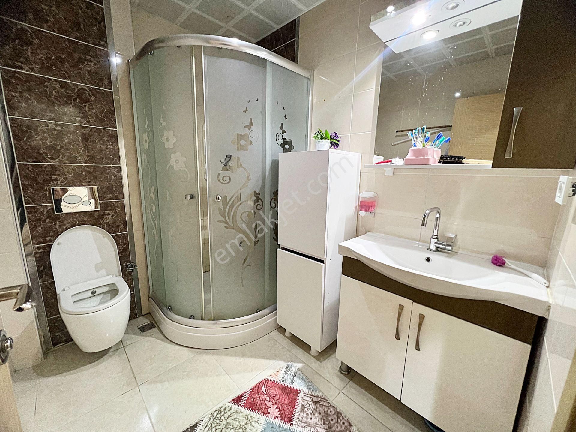 Güzelyakada Manzaralı 9. Kat Ful Yapılı Çift Asansör Geniş 4+1 Daire - Görsel 32