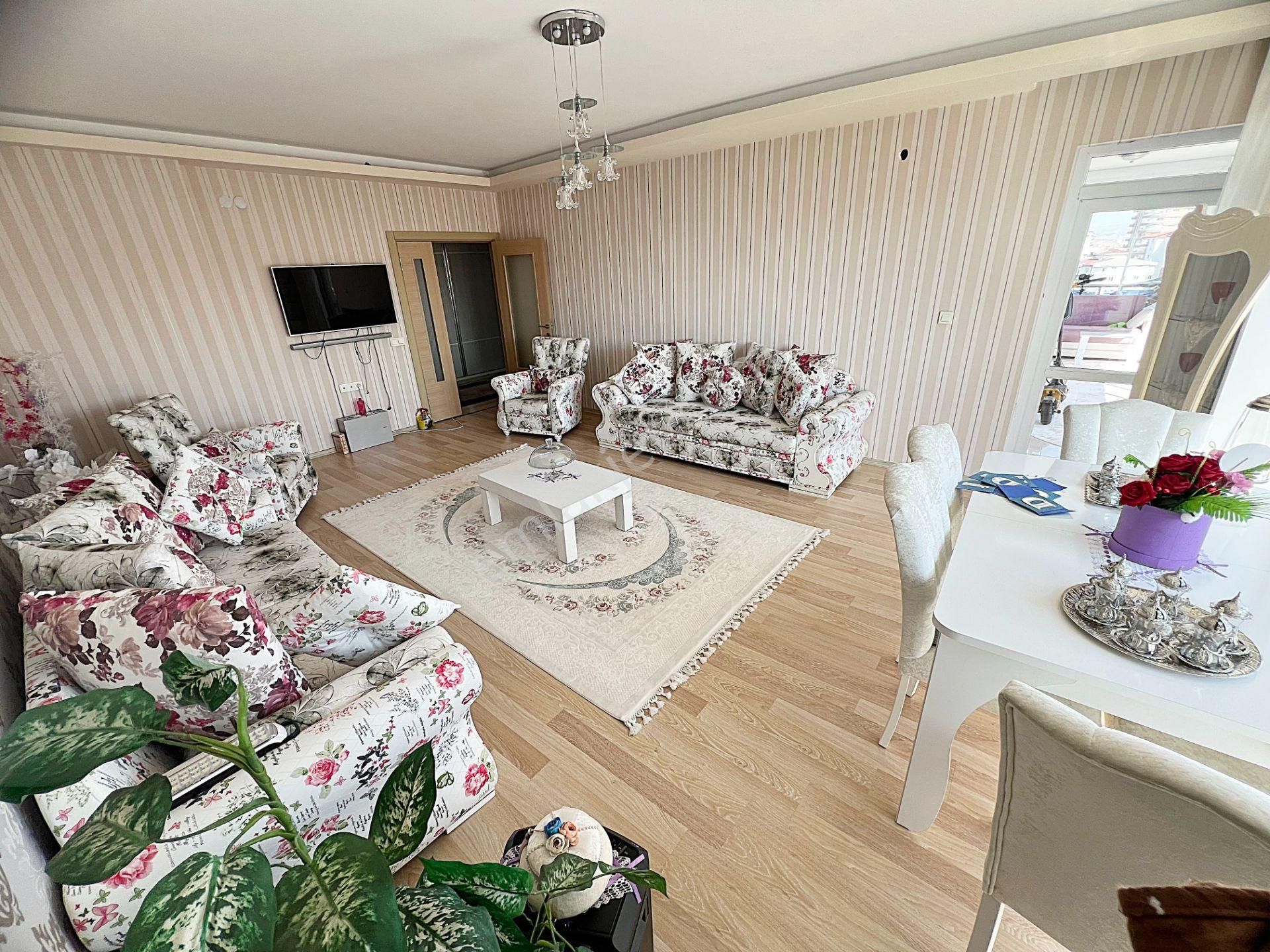 Güzelyakada Manzaralı 9. Kat Ful Yapılı Çift Asansör Geniş 4+1 Daire - Görsel 9