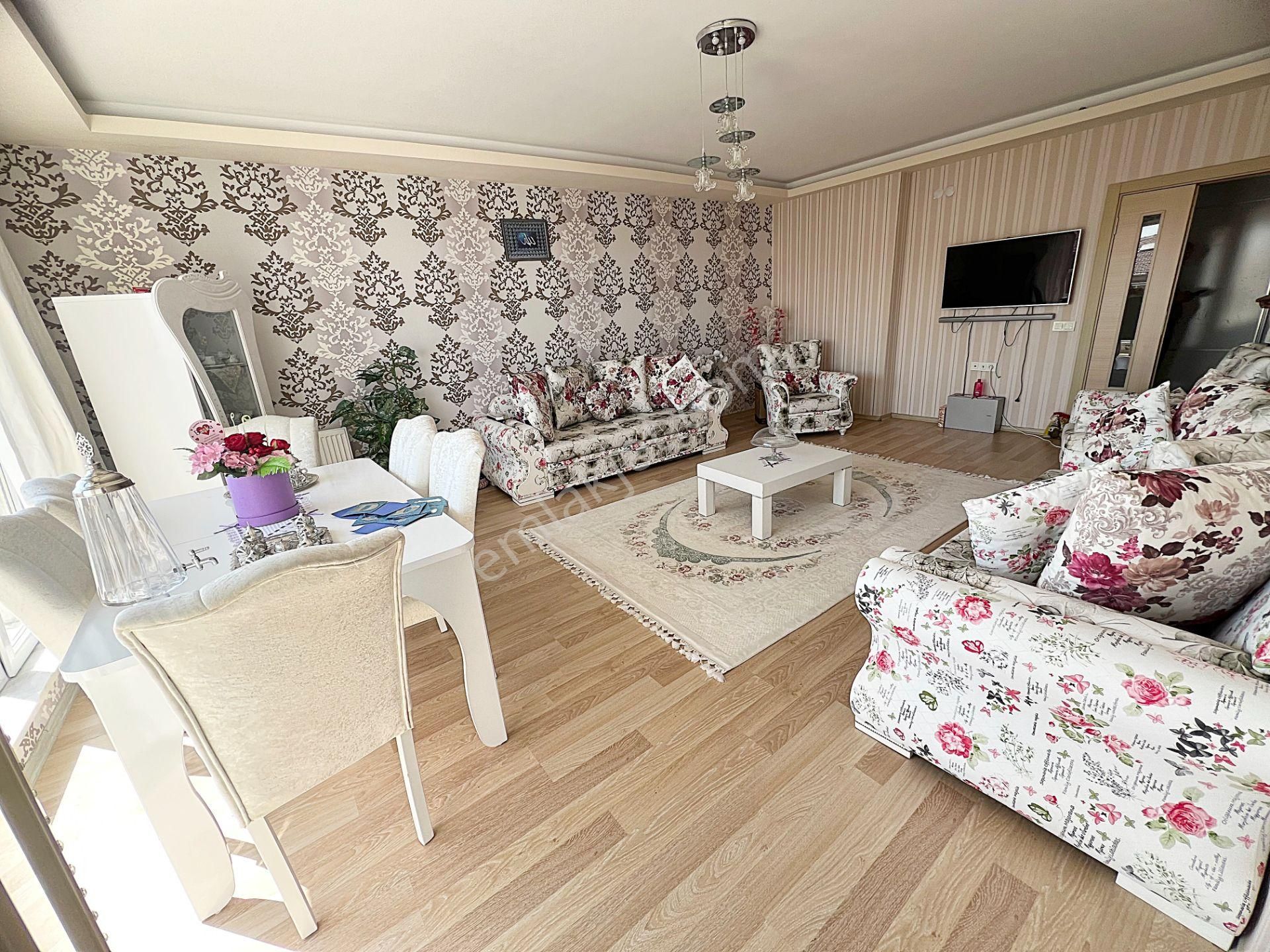 Güzelyakada Manzaralı 9. Kat Ful Yapılı Çift Asansör Geniş 4+1 Daire - Görsel 8