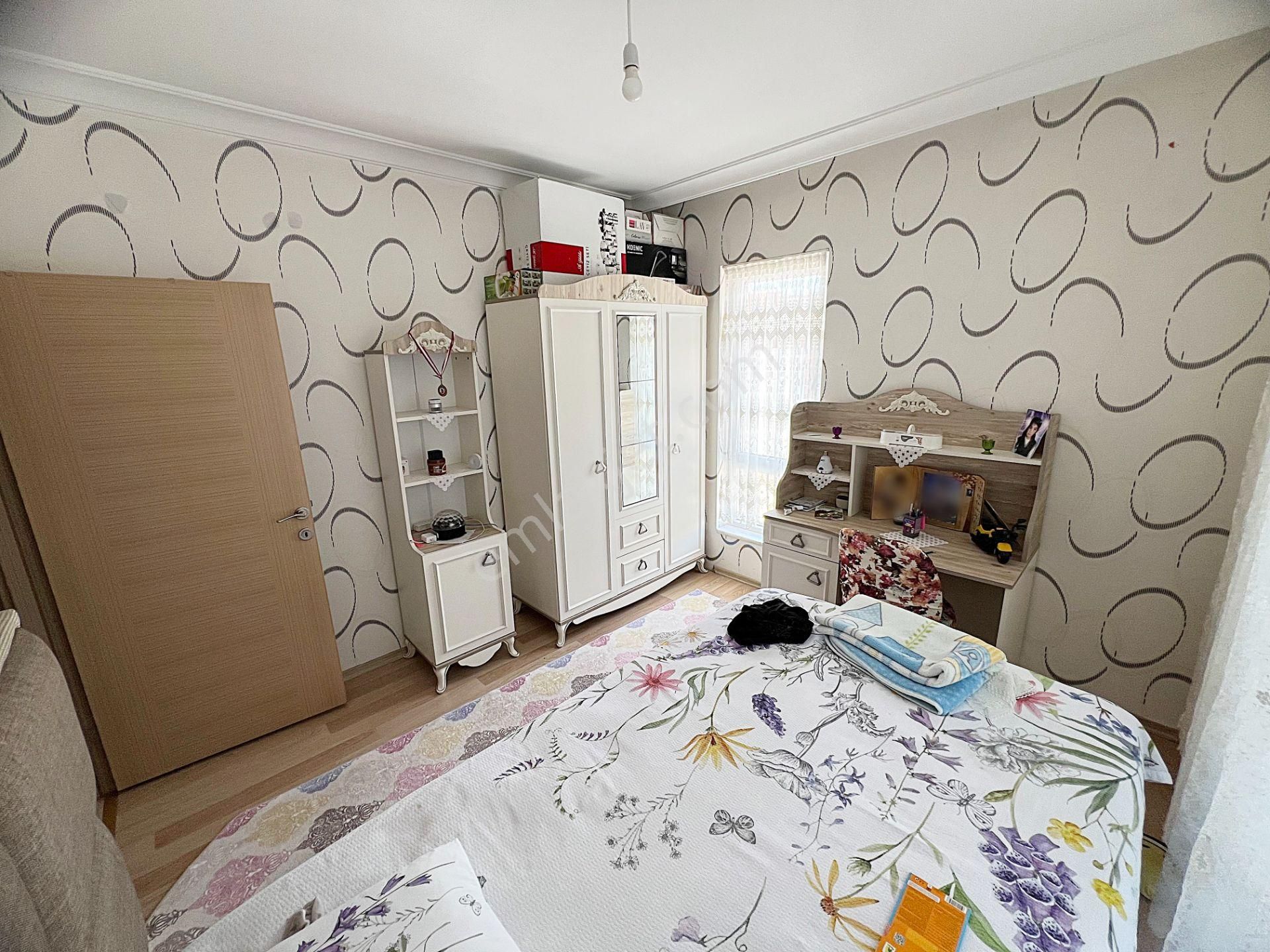 Güzelyakada Manzaralı 9. Kat Ful Yapılı Çift Asansör Geniş 4+1 Daire - Görsel 25