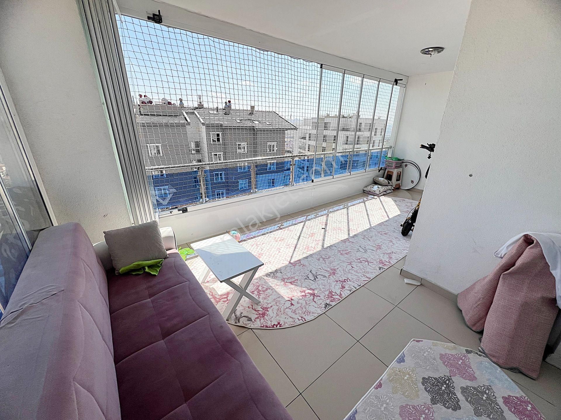 Güzelyakada Manzaralı 9. Kat Ful Yapılı Çift Asansör Geniş 4+1 Daire - Görsel 14