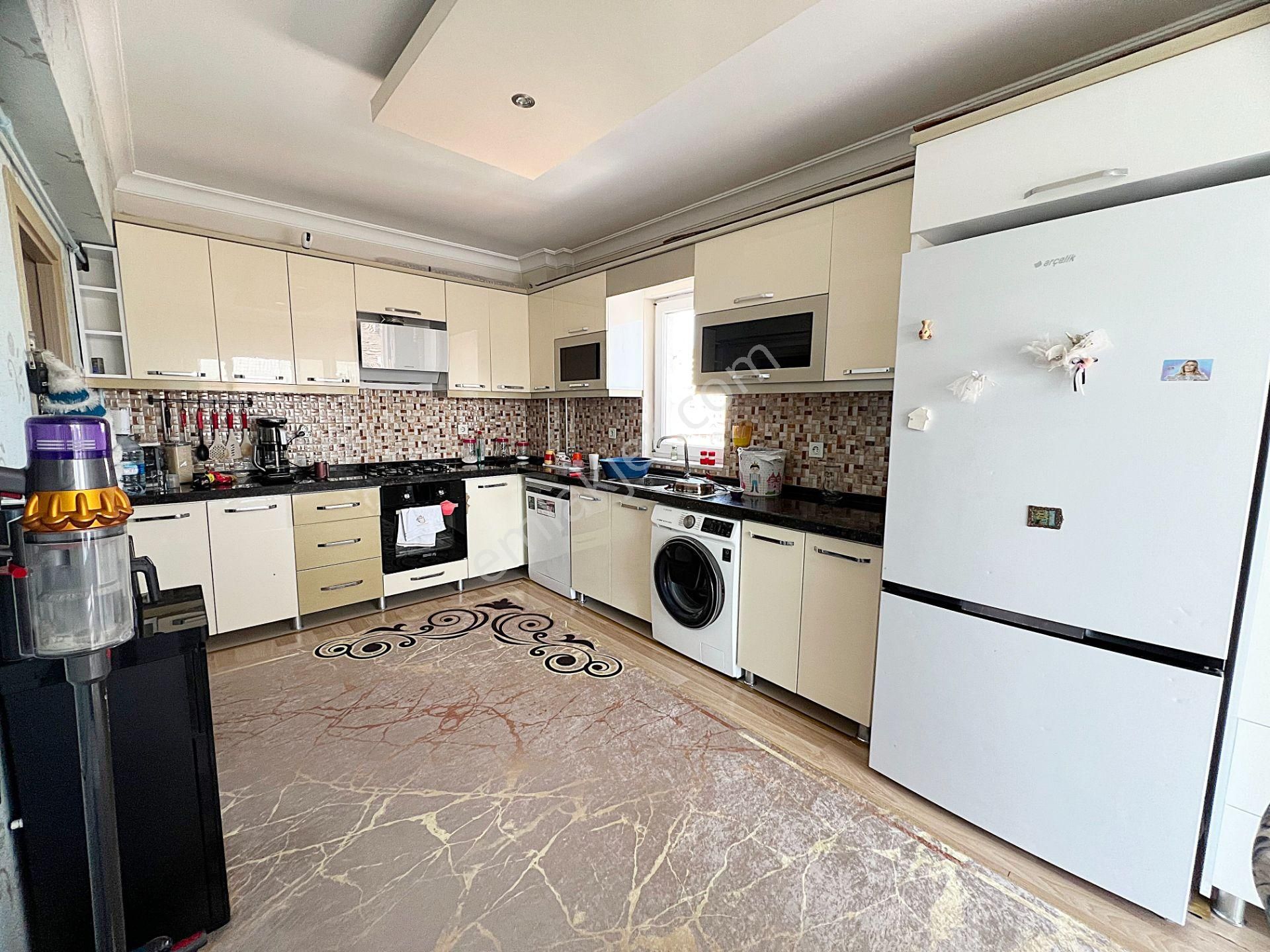 Güzelyakada Manzaralı 9. Kat Ful Yapılı Çift Asansör Geniş 4+1 Daire - Görsel 4