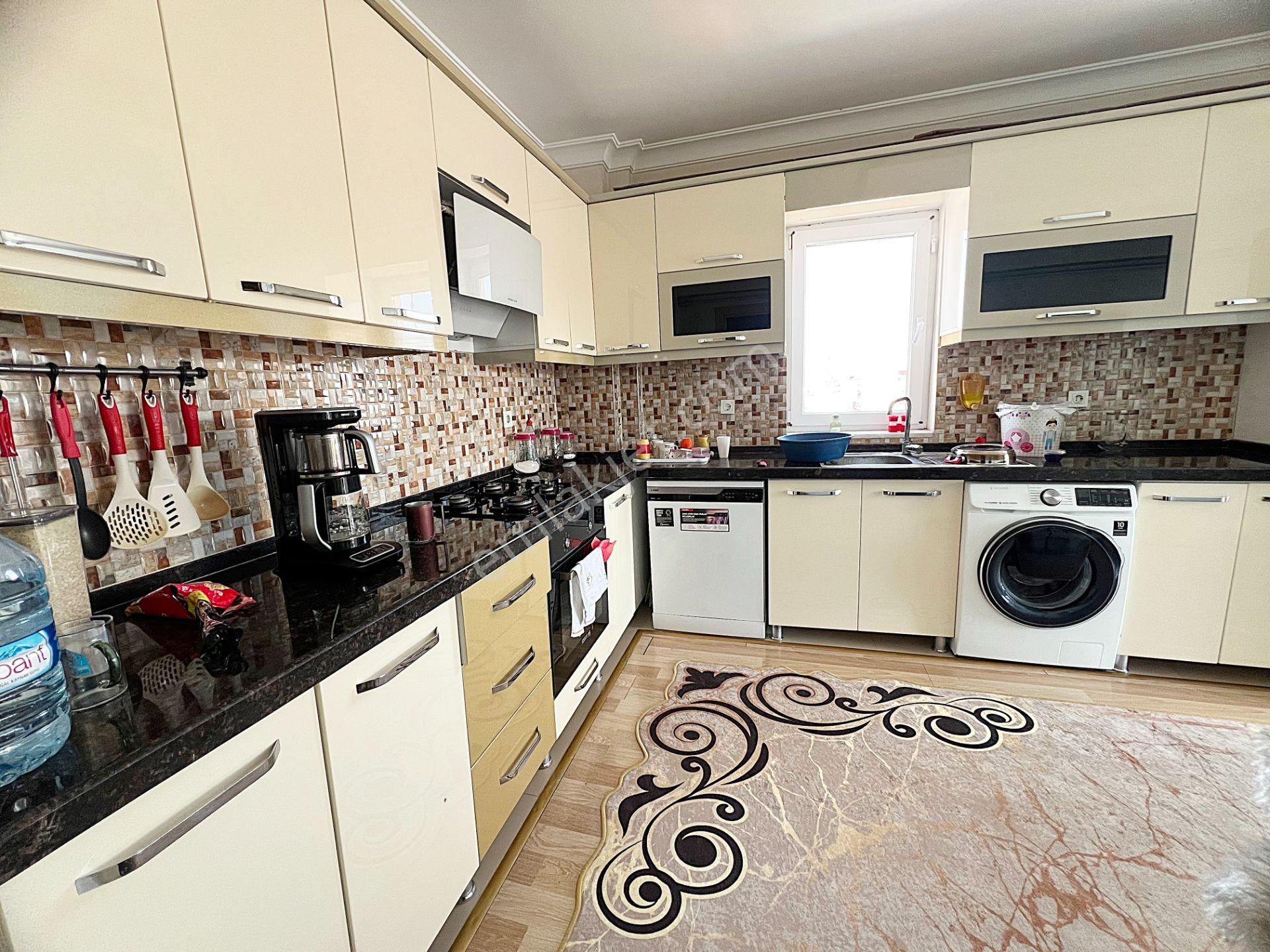 Güzelyakada Manzaralı 9. Kat Ful Yapılı Çift Asansör Geniş 4+1 Daire - Görsel 2