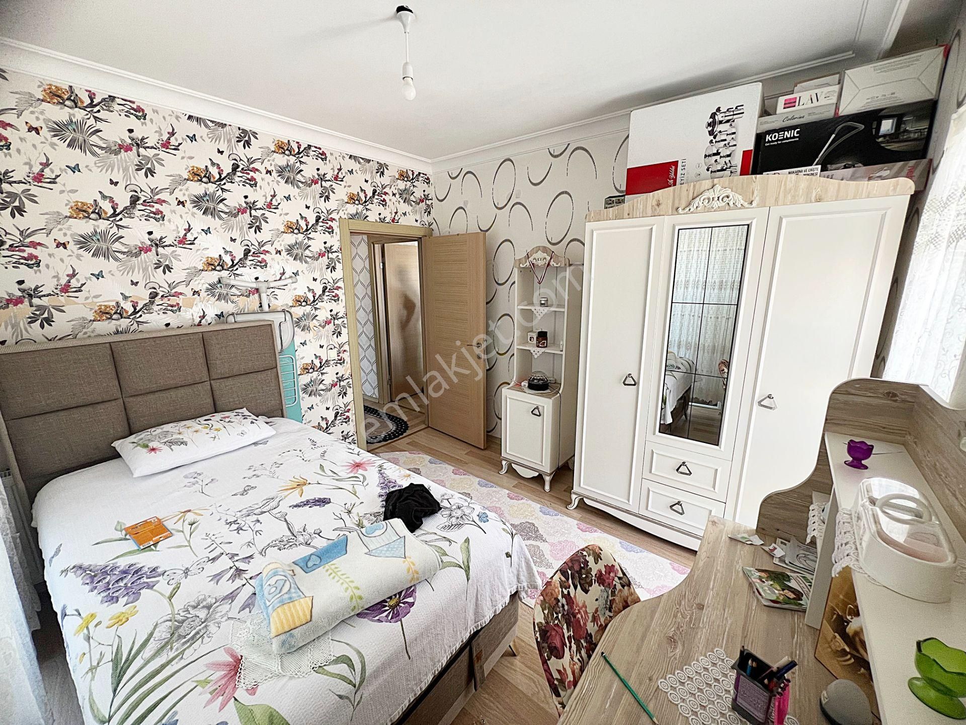 Güzelyakada Manzaralı 9. Kat Ful Yapılı Çift Asansör Geniş 4+1 Daire - Görsel 24