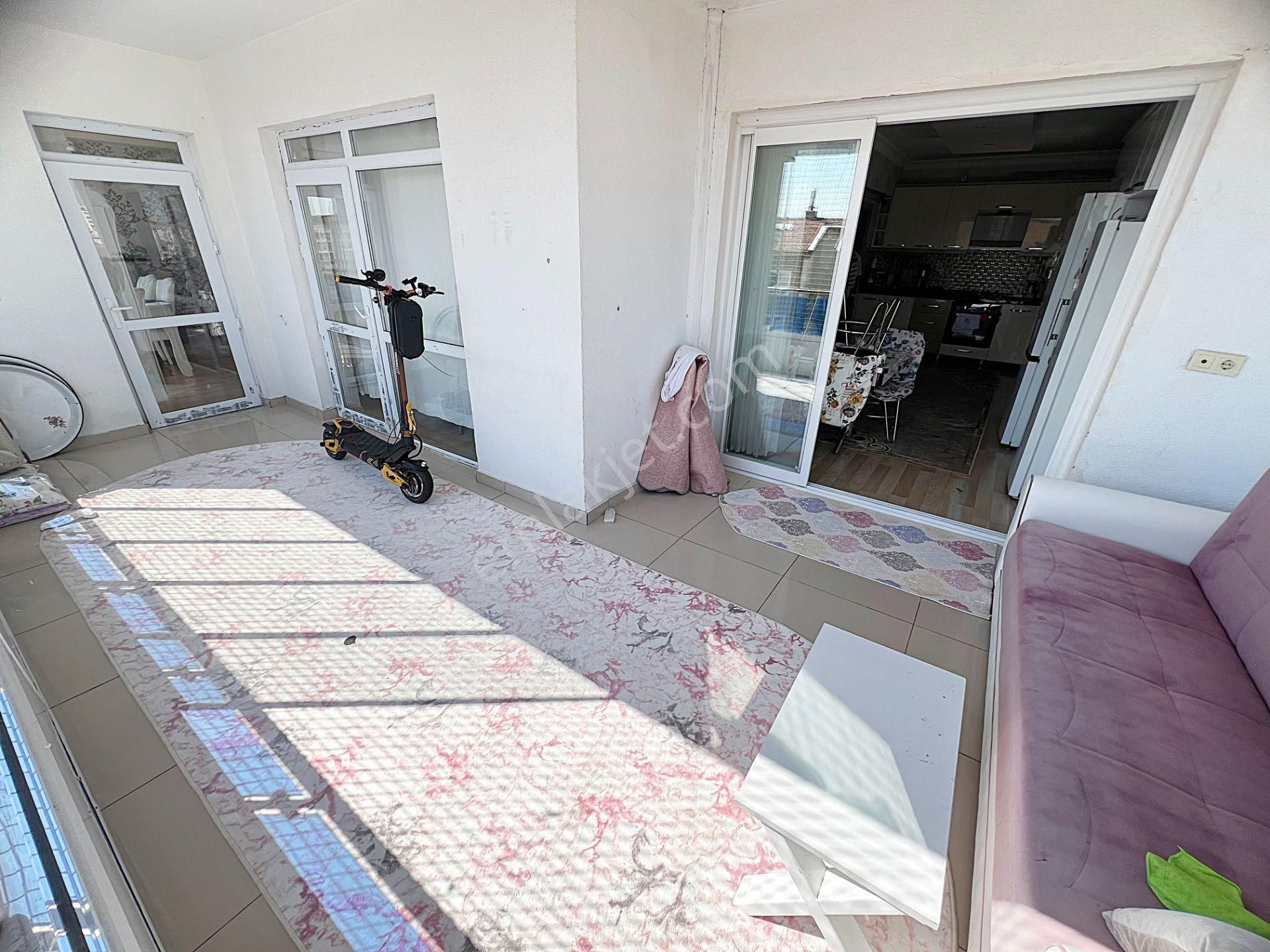 Güzelyakada Manzaralı 9. Kat Ful Yapılı Çift Asansör Geniş 4+1 Daire - Görsel 15