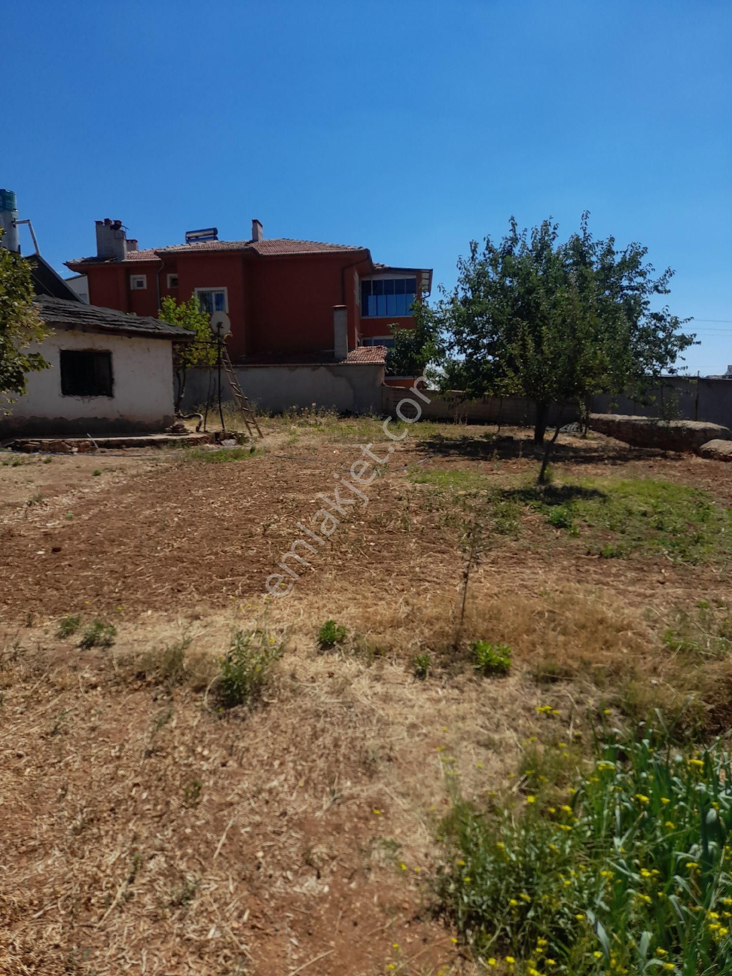 Gül Emlaktan Konya Hüyük İlçesinde Satlık İçerisinde Eski Ev Olan Arsa - Görsel 9