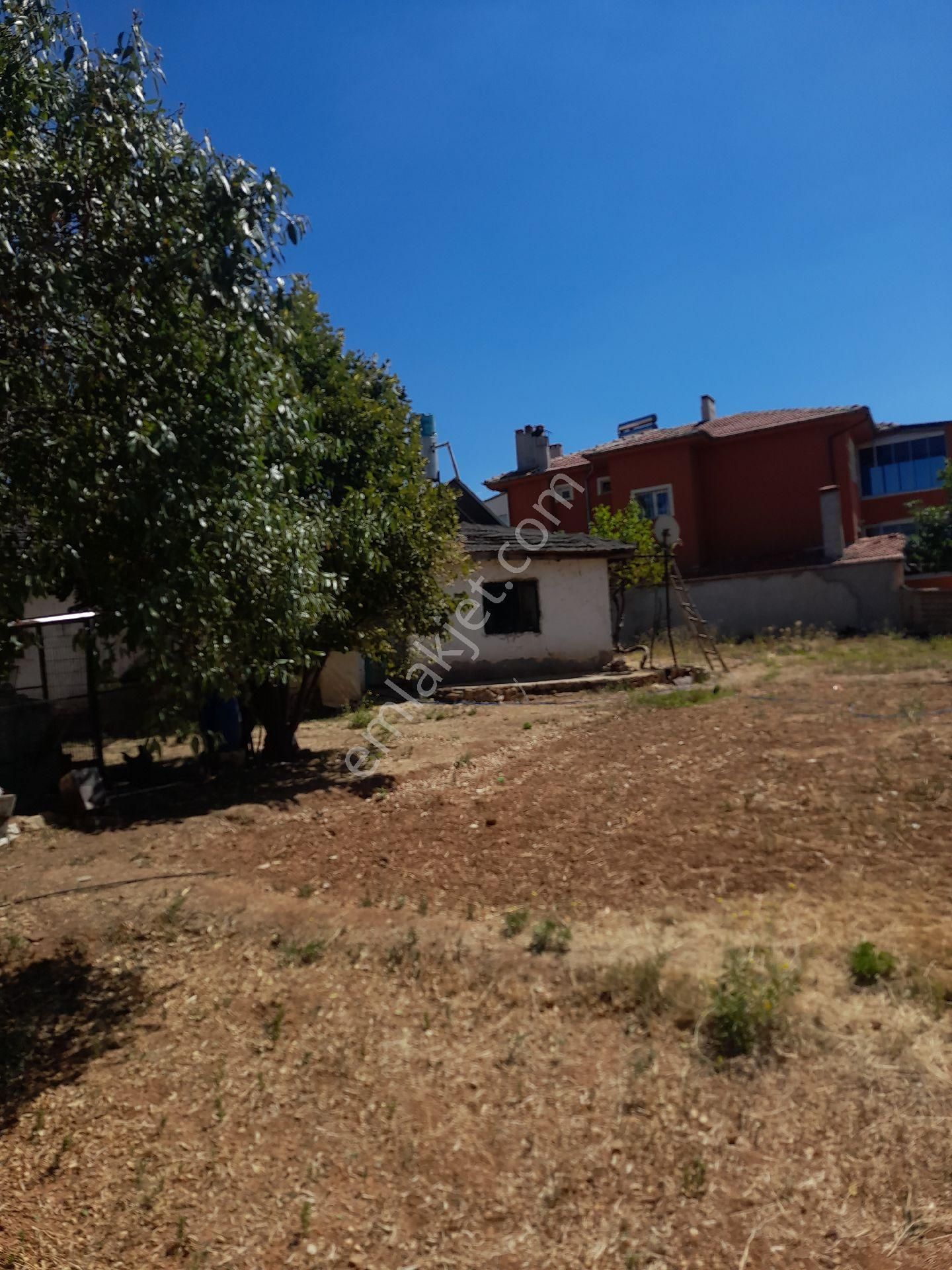 Gül Emlaktan Konya Hüyük İlçesinde Satlık İçerisinde Eski Ev Olan Arsa - Görsel 12