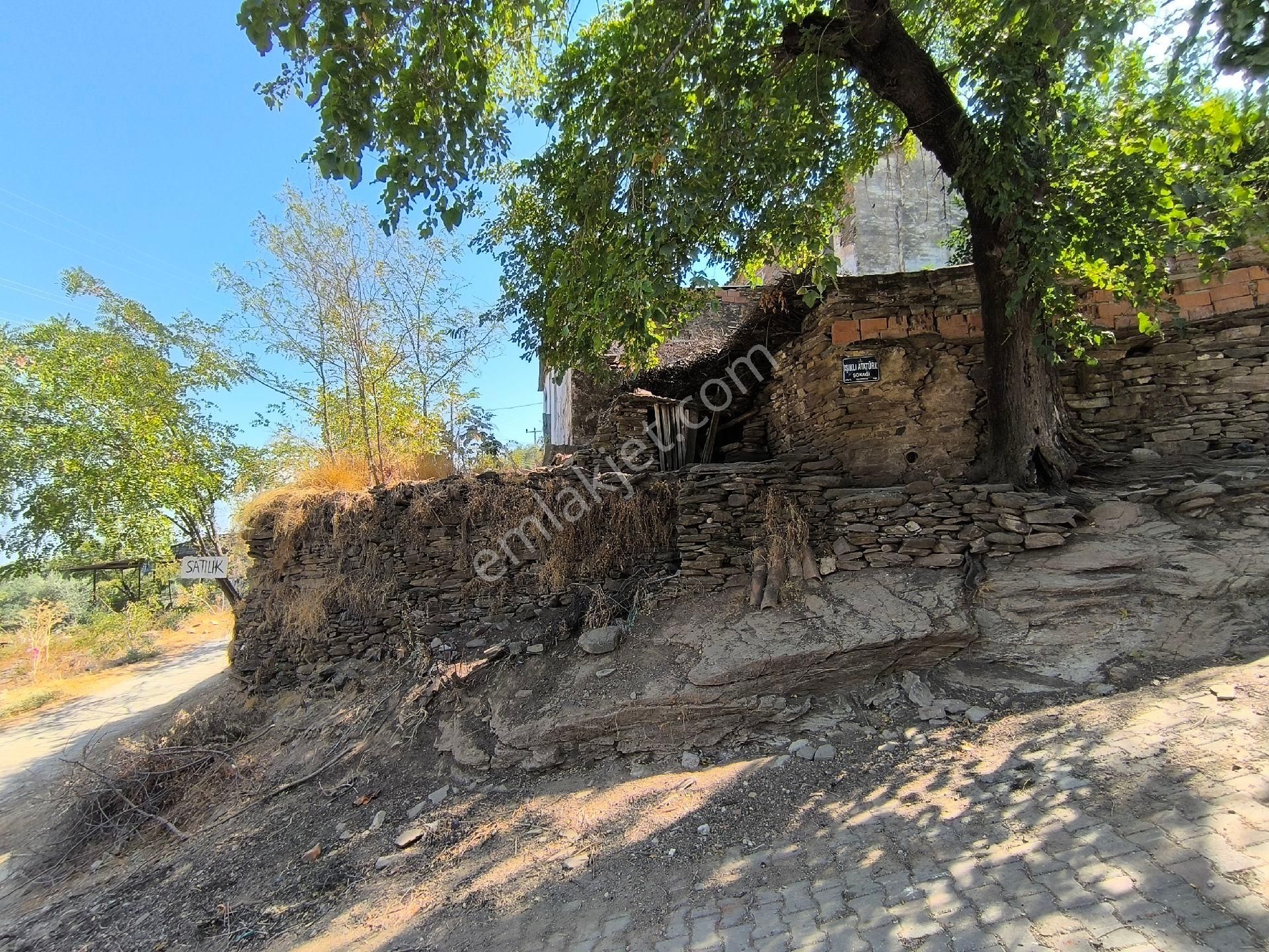 Kaçmaz Emlaktan Işıkli Köyünde Satilik Ev