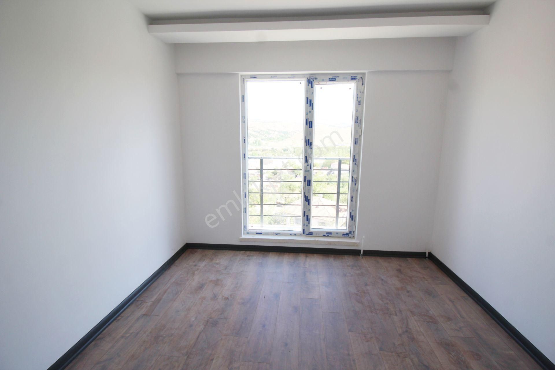 Krc'den Şahapgürler Mah.sağduyu Caddesine 500 M.full Yapılı 4+1 Kiralık - Görsel 12