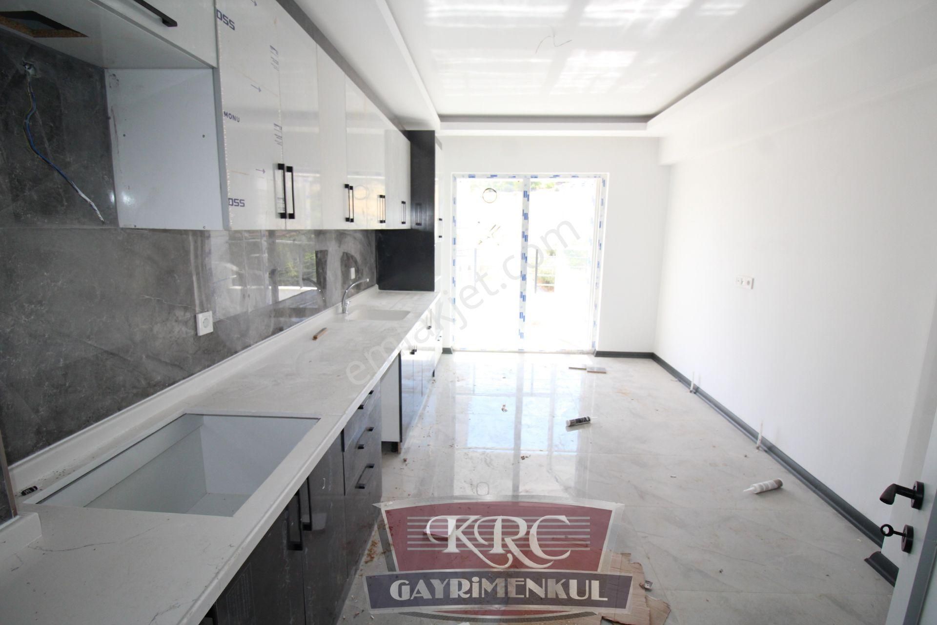 Krc'den Şahapgürler Mah.sağduyu Caddesine 500 M.full Yapılı 4+1 Kiralık