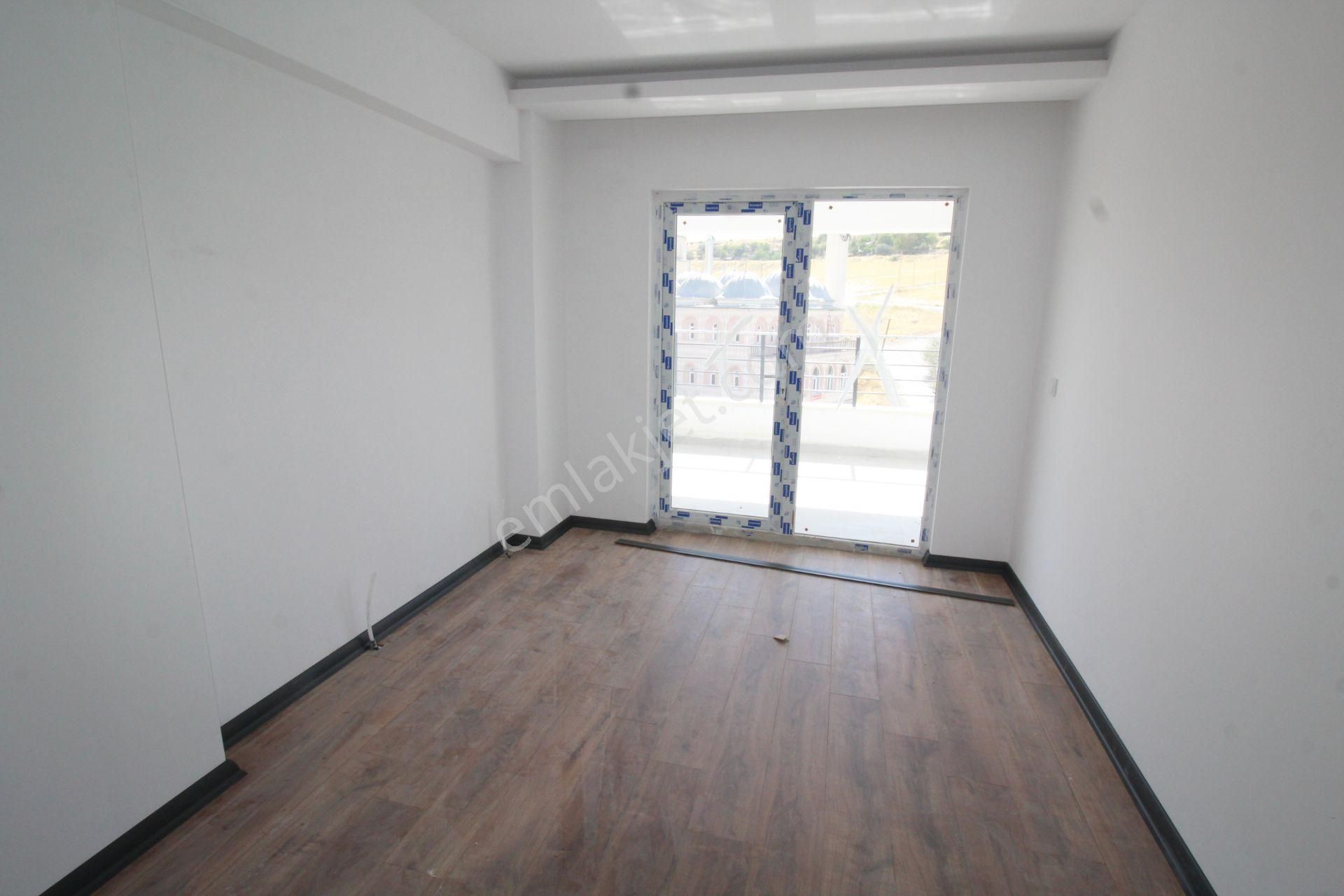 Krc'den Şahapgürler Mah.sağduyu Caddesine 500 M.full Yapılı 4+1 Kiralık - Görsel 8