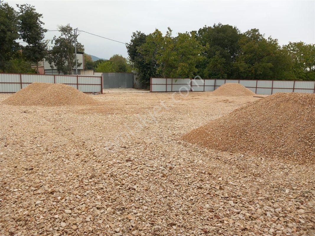 Bursa Nilüfer Demirci De 1300 M2 Kiralık Açık Depo 40.000 Tl